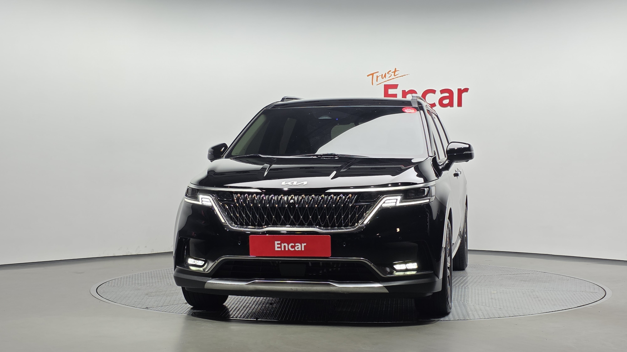 KIA CARNIVAL photo 3