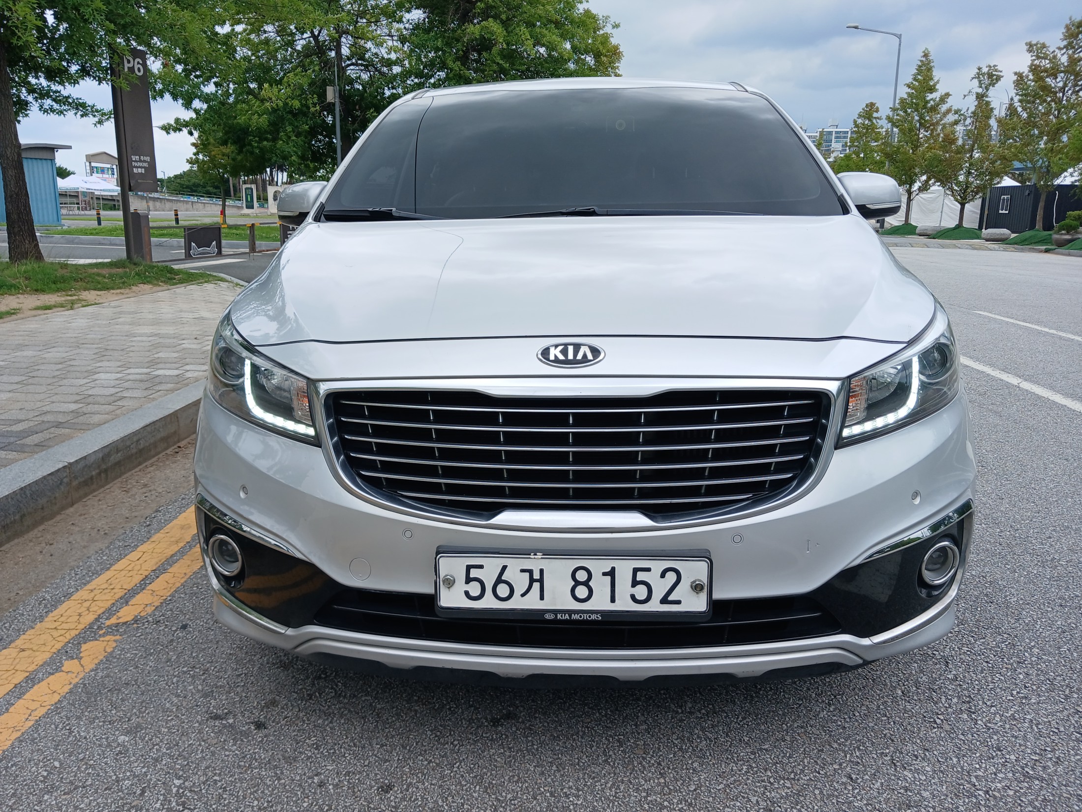 KIA CARNIVAL
