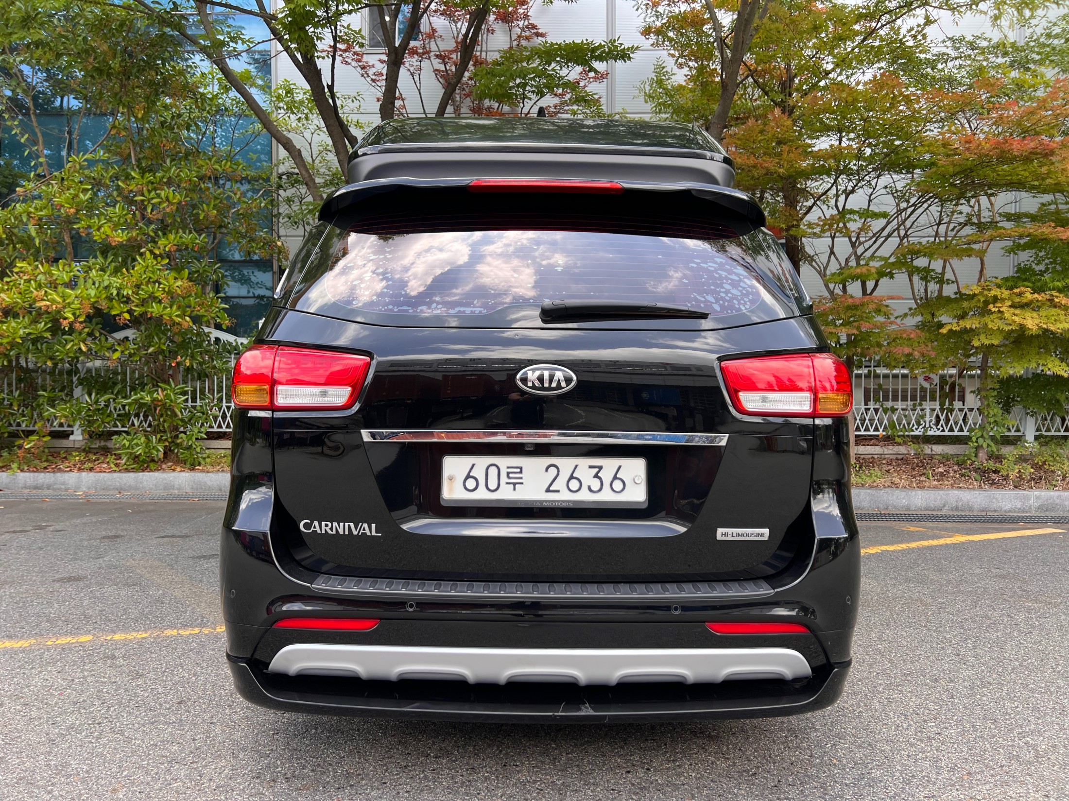 KIA CARNIVAL photo 2