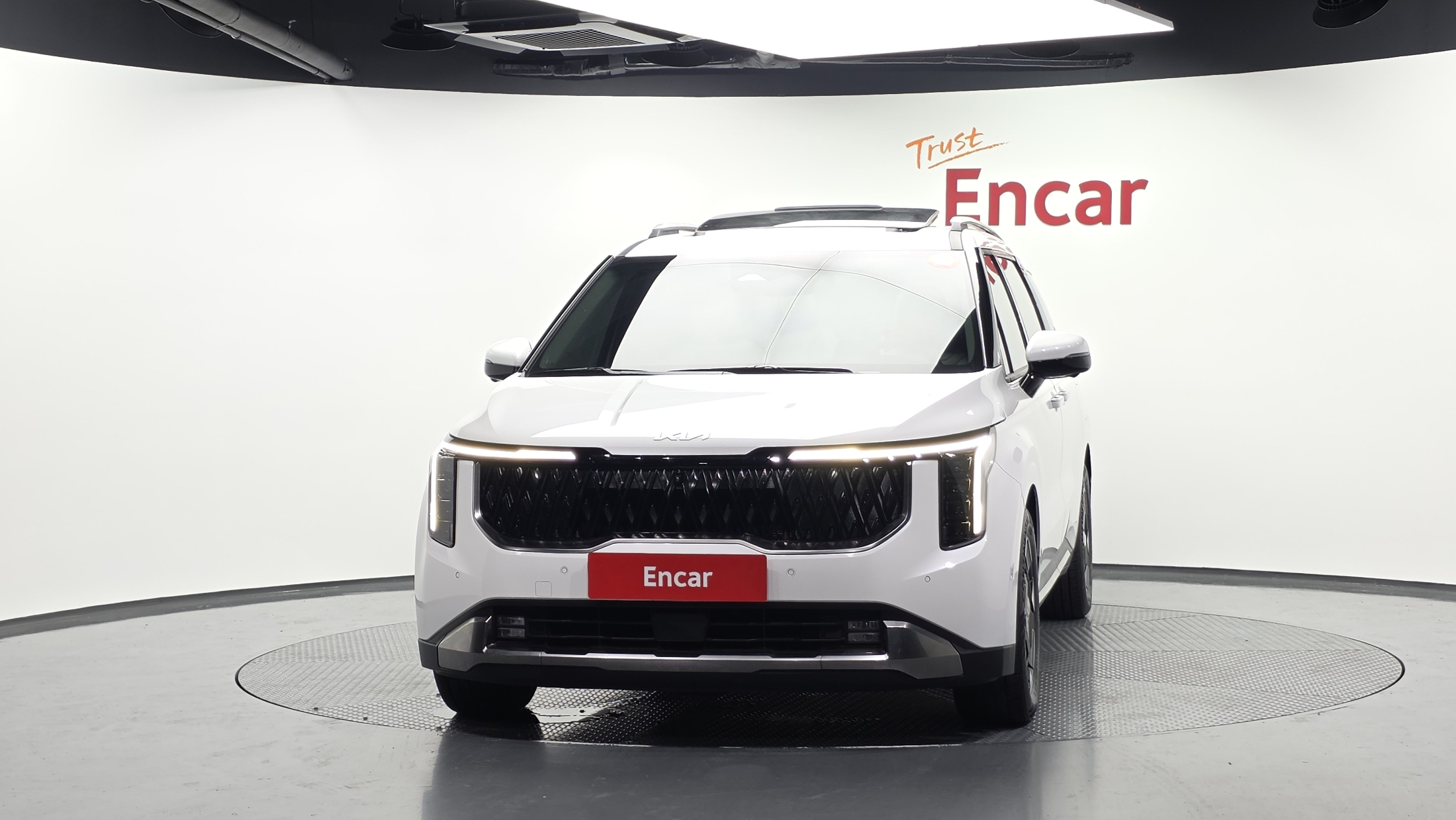 KIA CARNIVAL photo 3