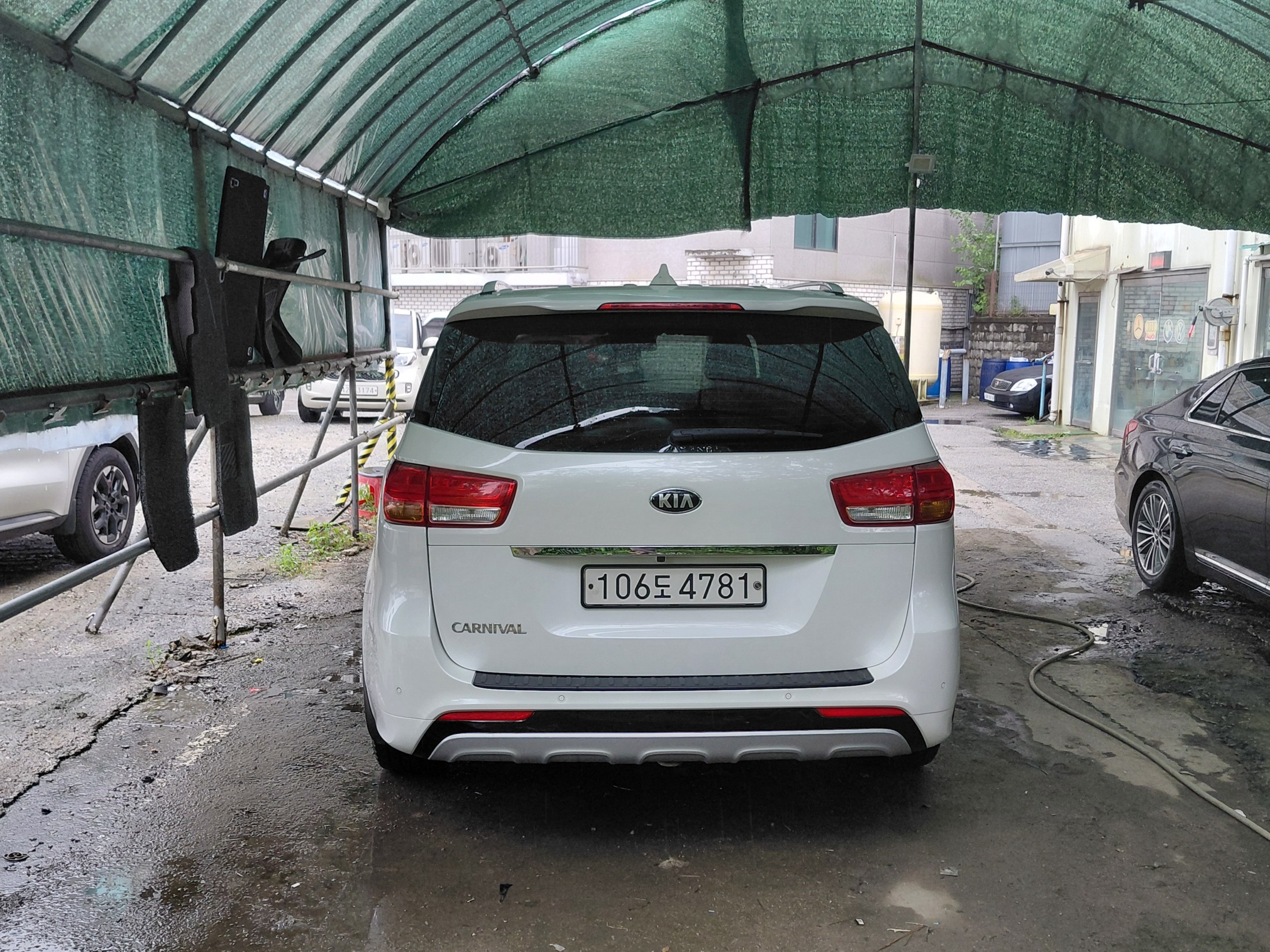 KIA CARNIVAL photo 3