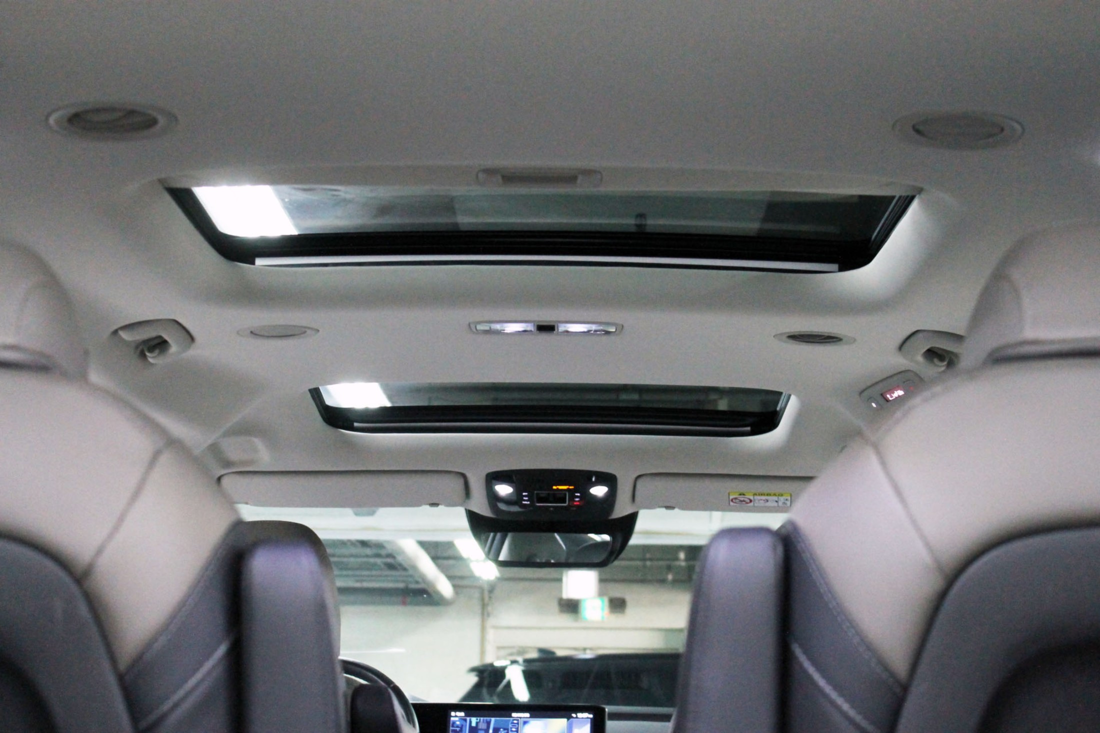 KIA CARNIVAL photo 3