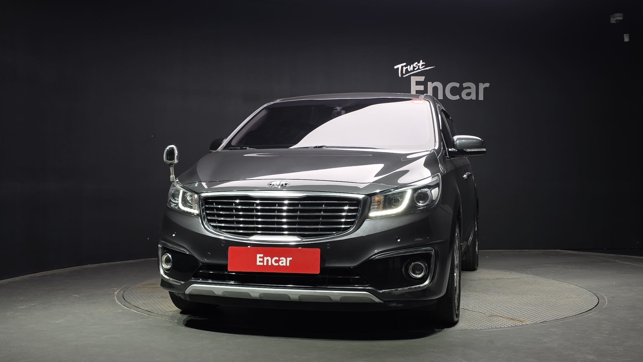 KIA CARNIVAL photo 3