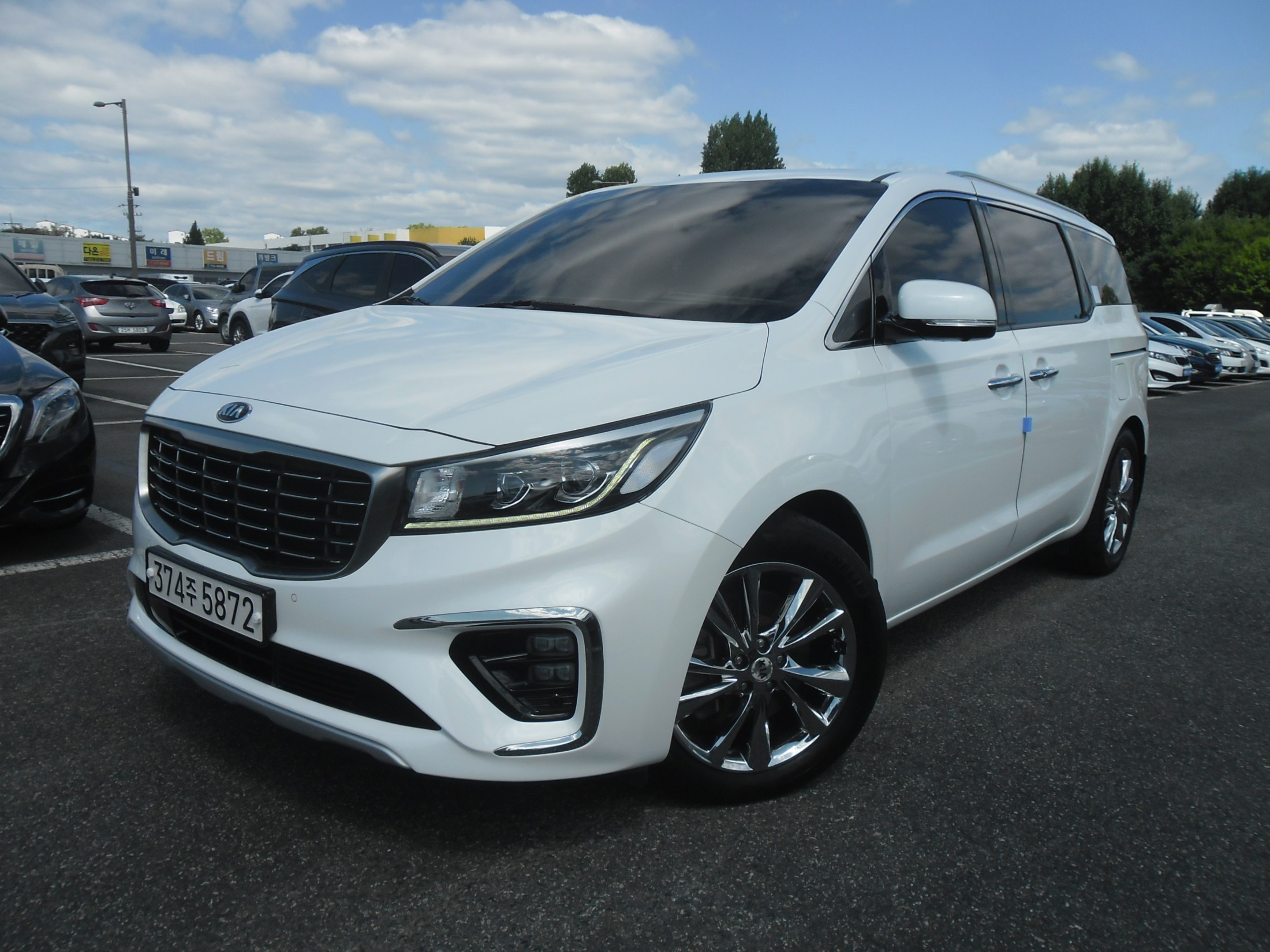 KIA CARNIVAL