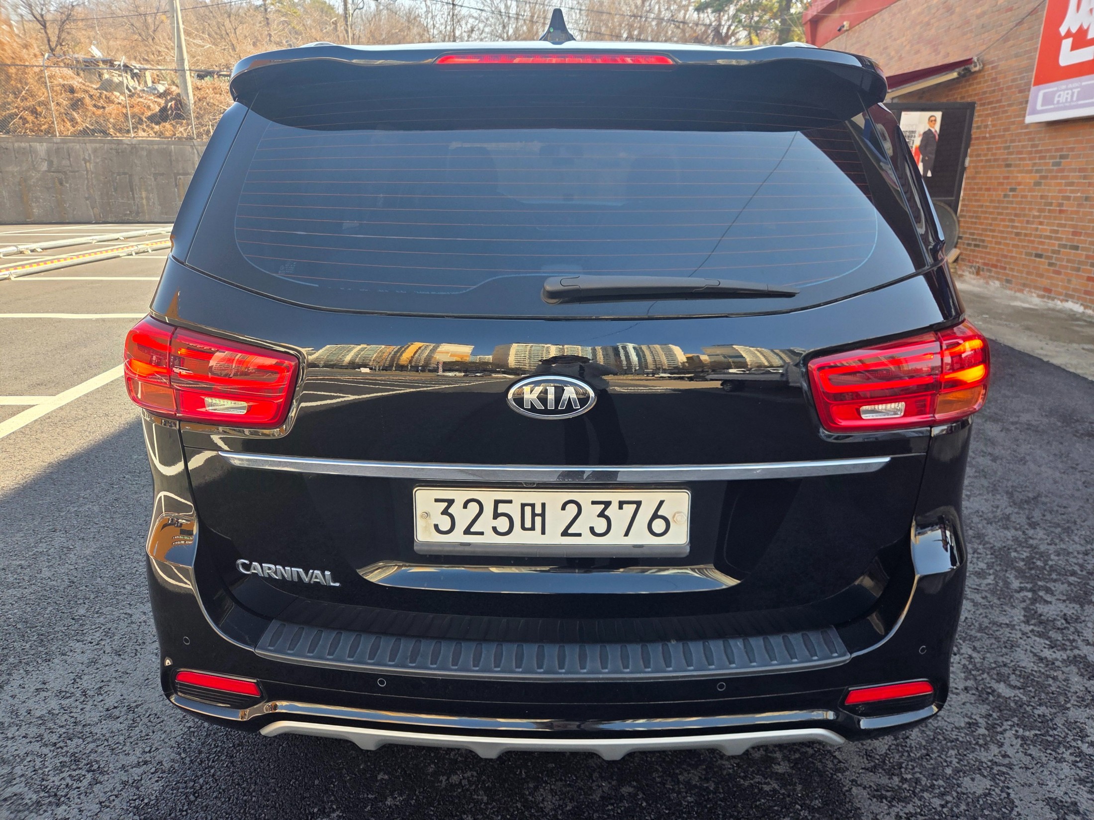 KIA CARNIVAL photo 2