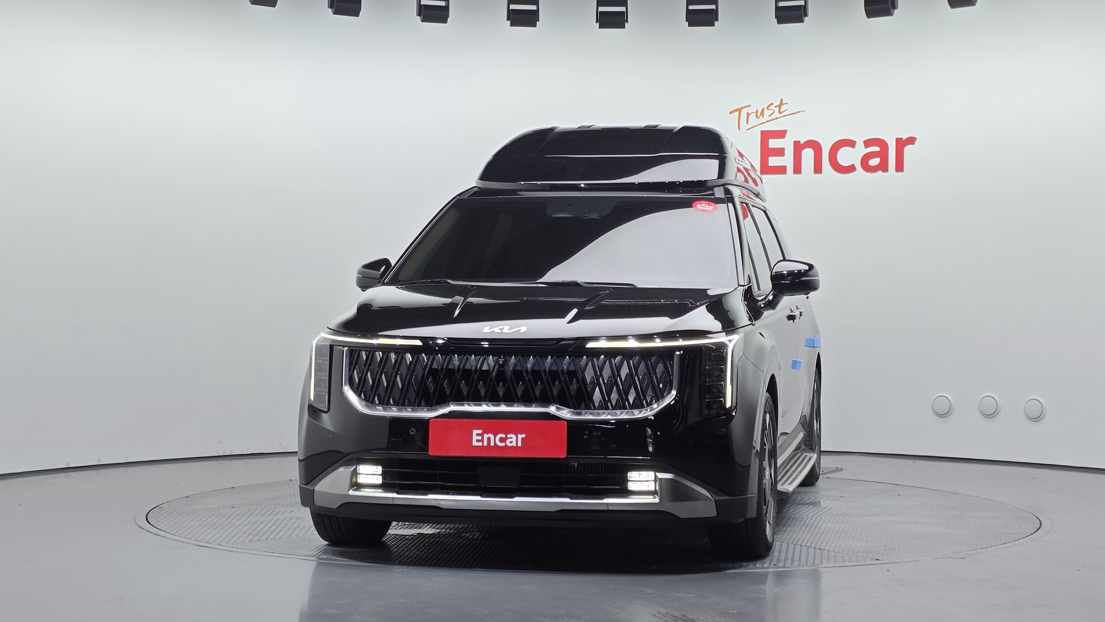 KIA CARNIVAL photo 3