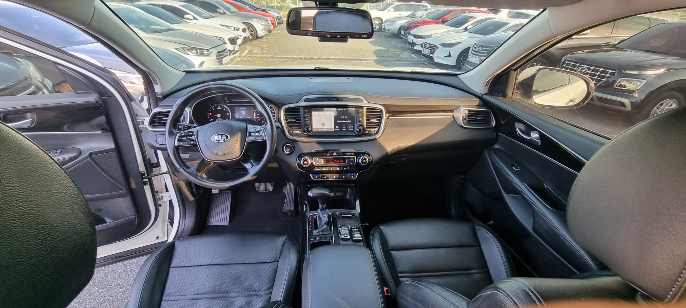 KIA SORENTO photo 2