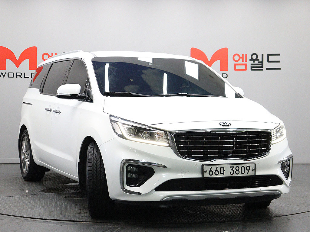 KIA CARNIVAL photo 2