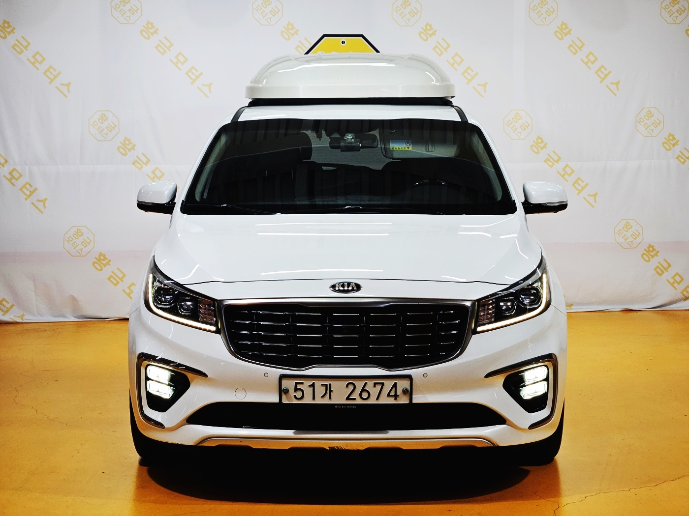 KIA CARNIVAL photo 2