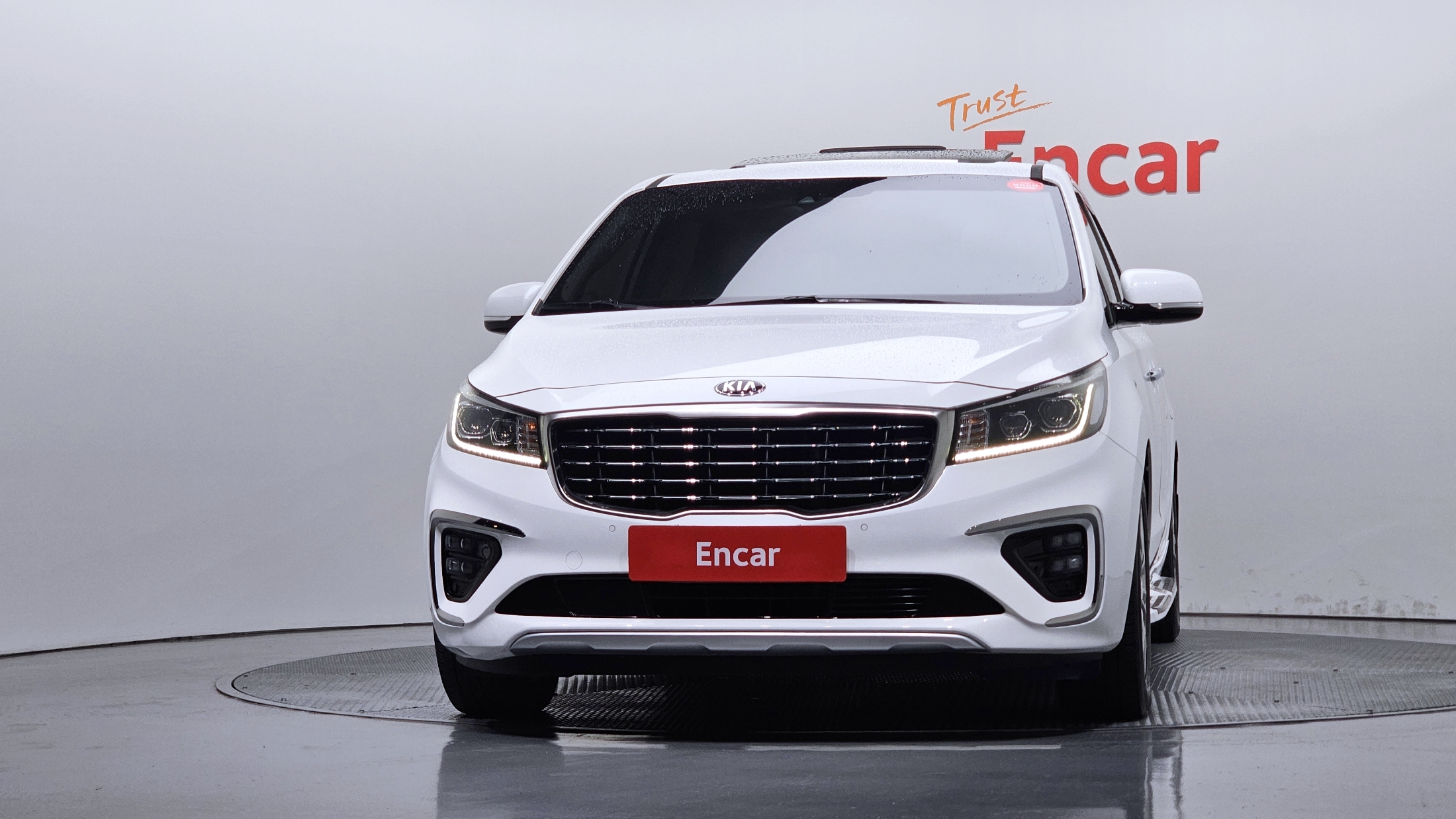 KIA CARNIVAL photo 3