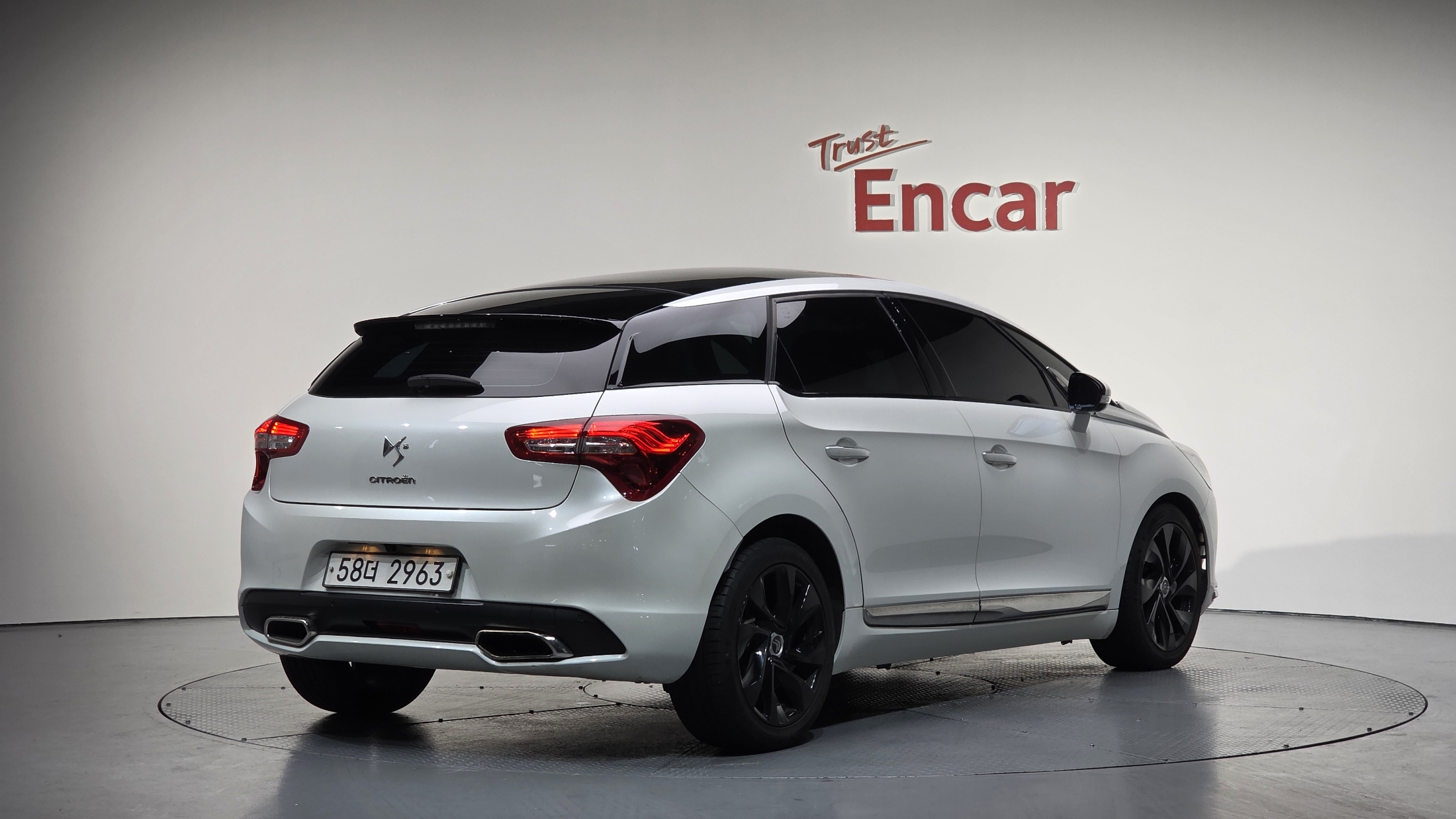 CITROEN DS5 photo 2