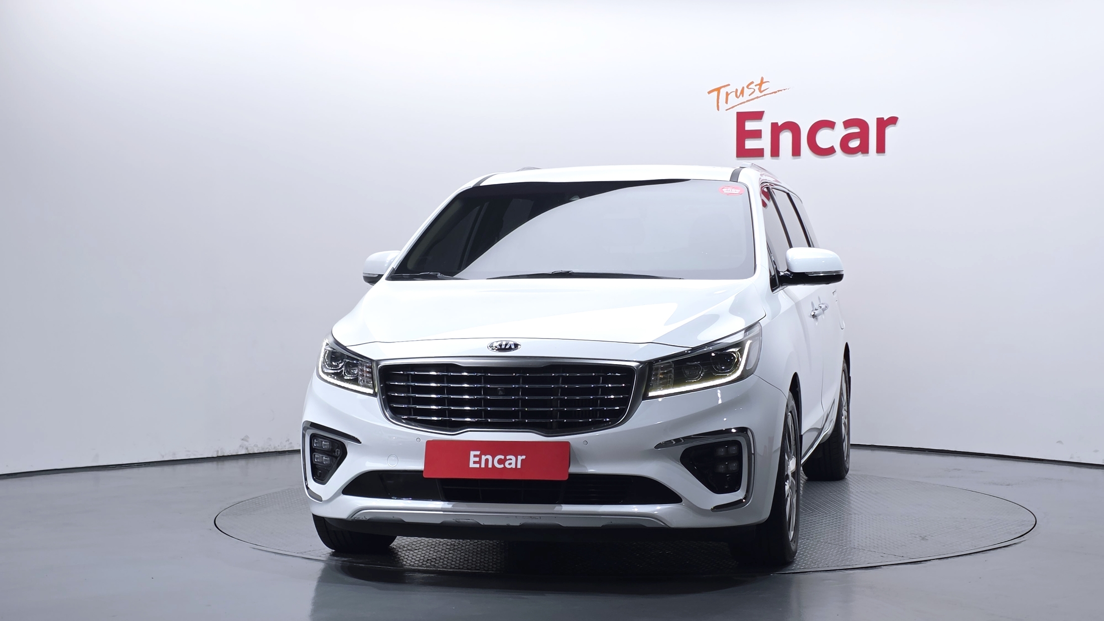 KIA CARNIVAL photo 3