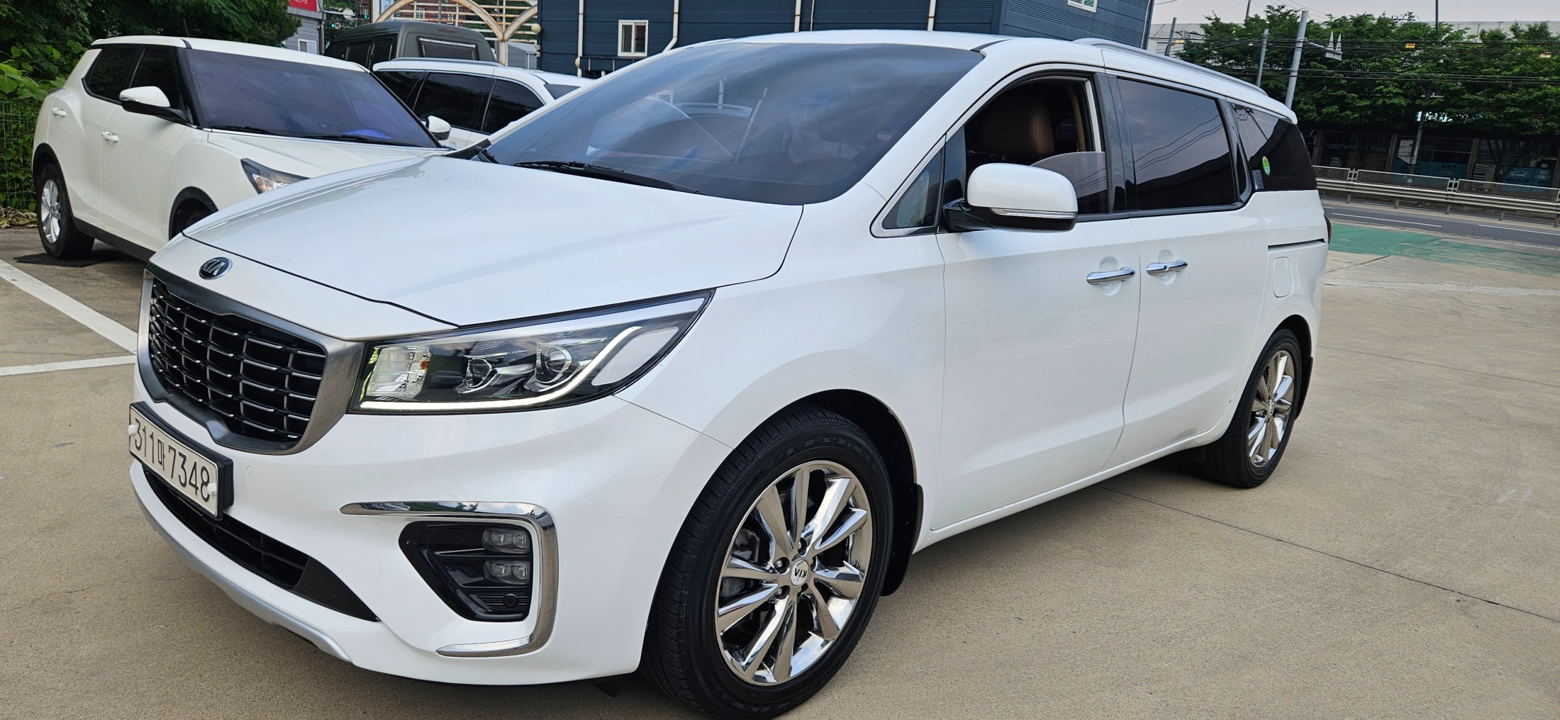 KIA CARNIVAL