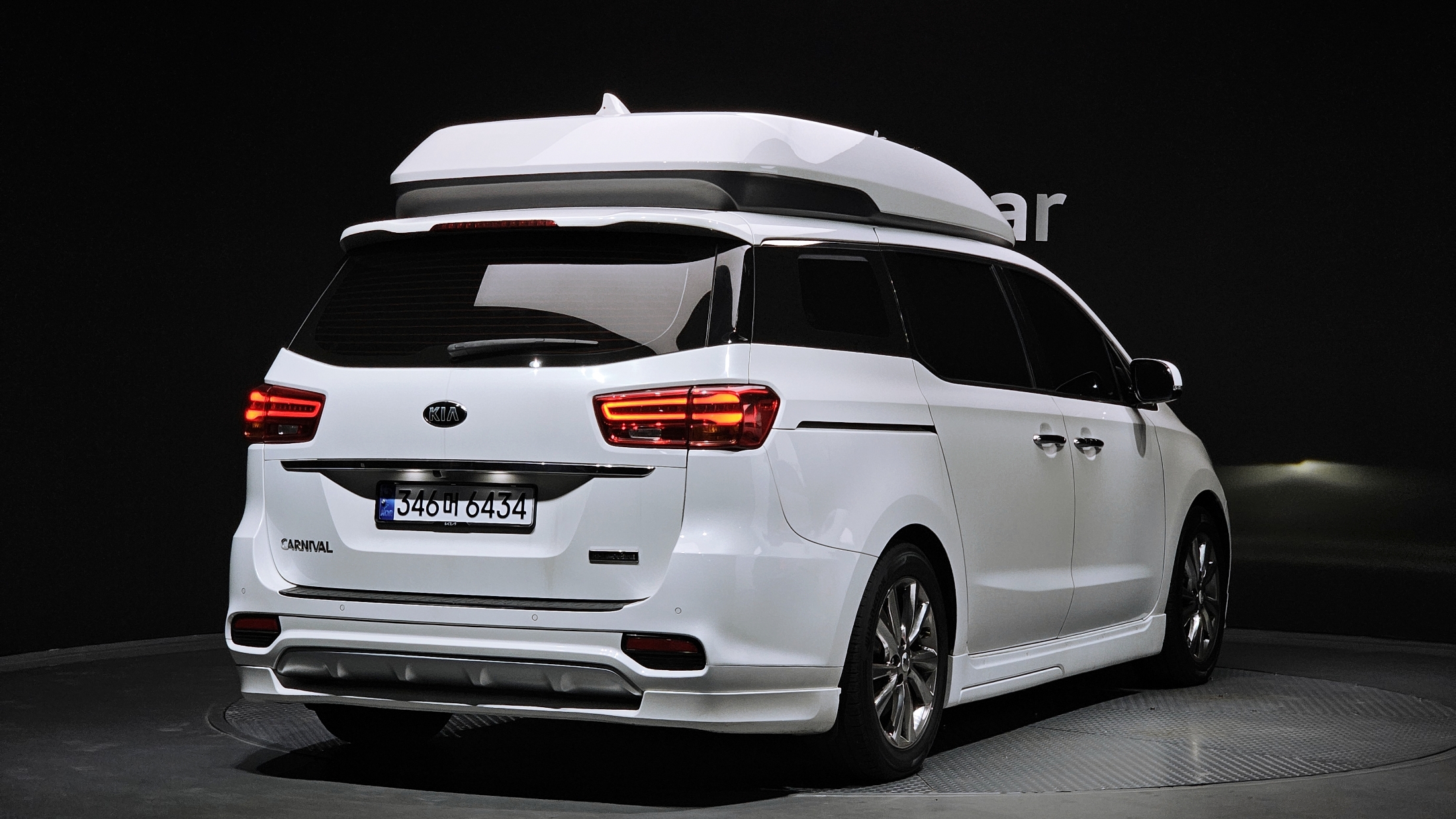 KIA CARNIVAL photo 2