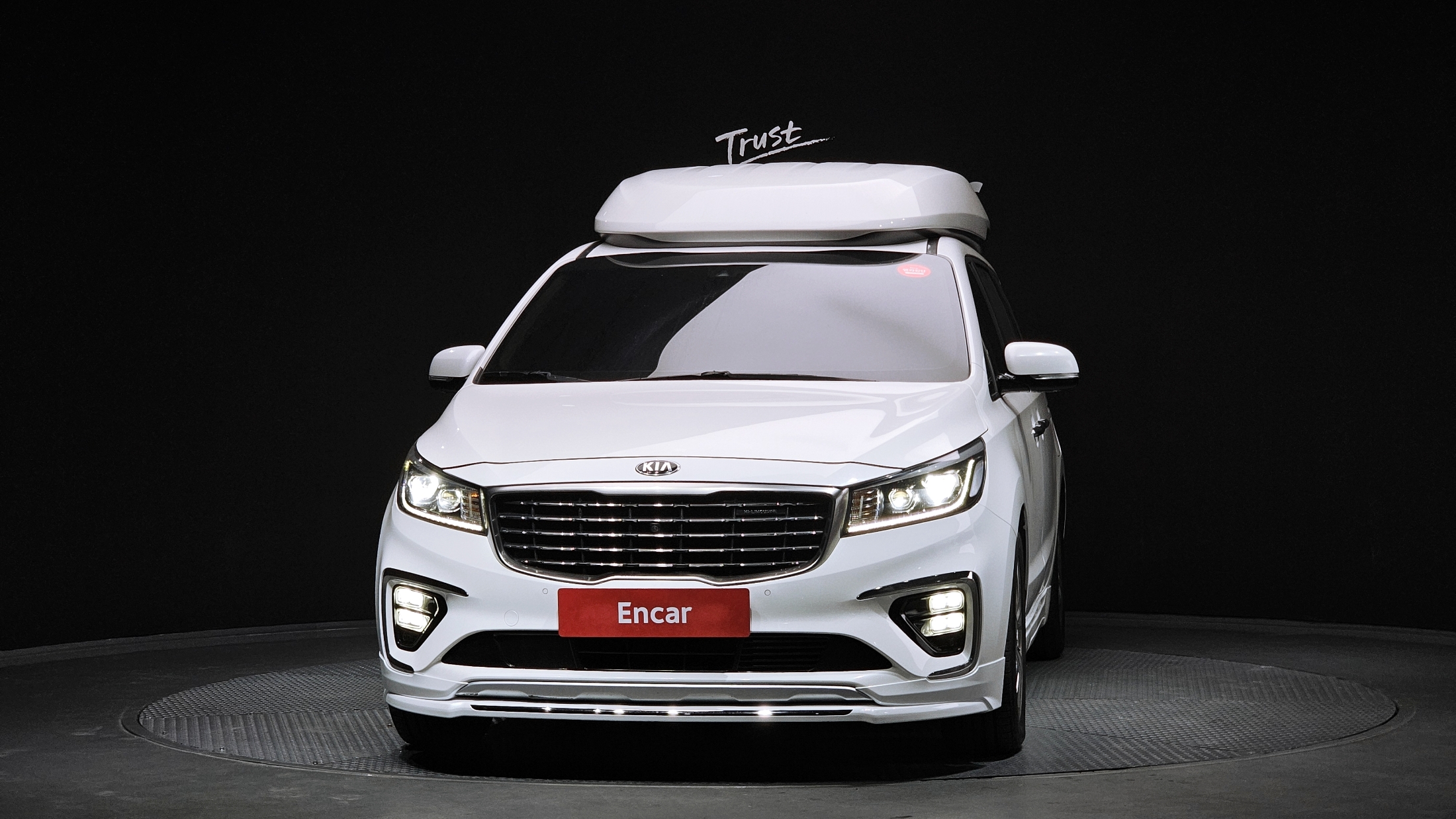 KIA CARNIVAL photo 3