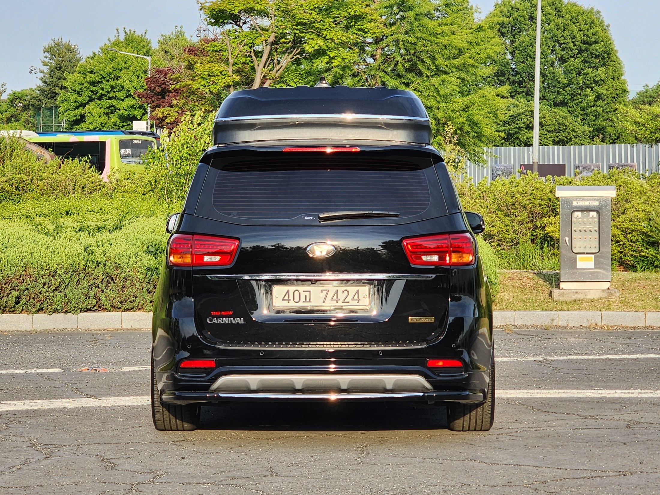 KIA CARNIVAL photo 2