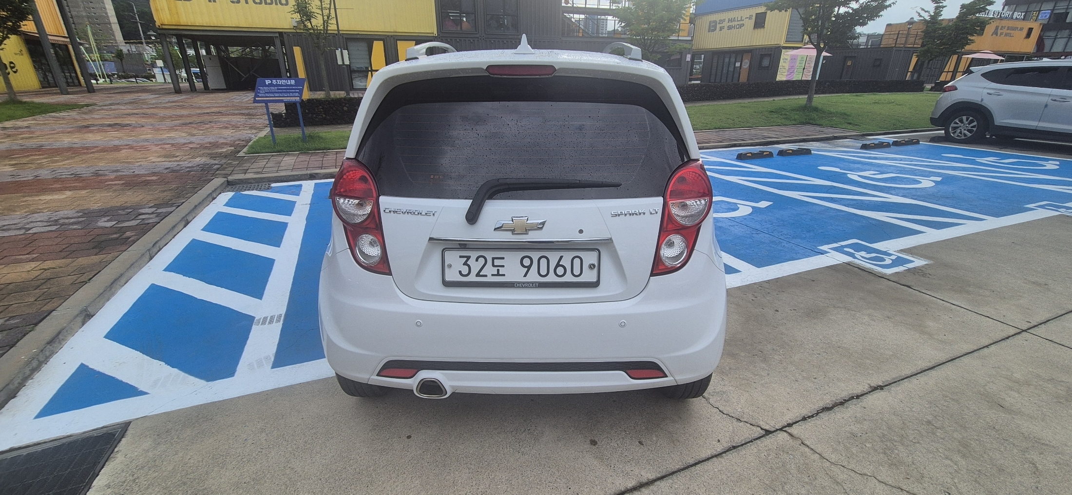 CHEVROLET SPARK photo 2