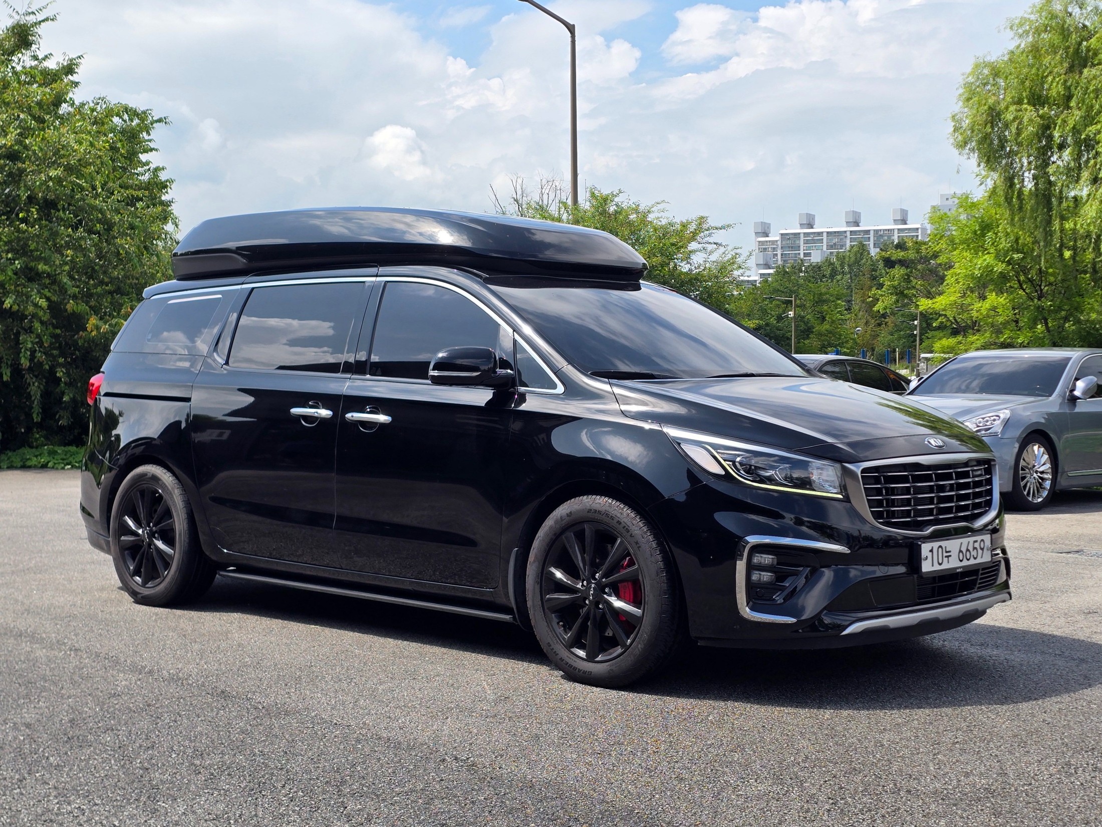 KIA CARNIVAL photo 2