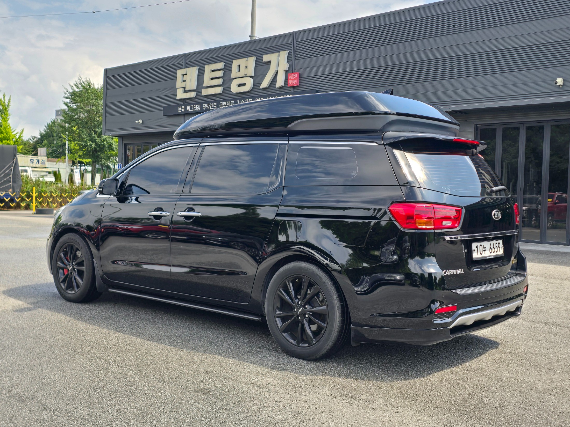 KIA CARNIVAL photo 3