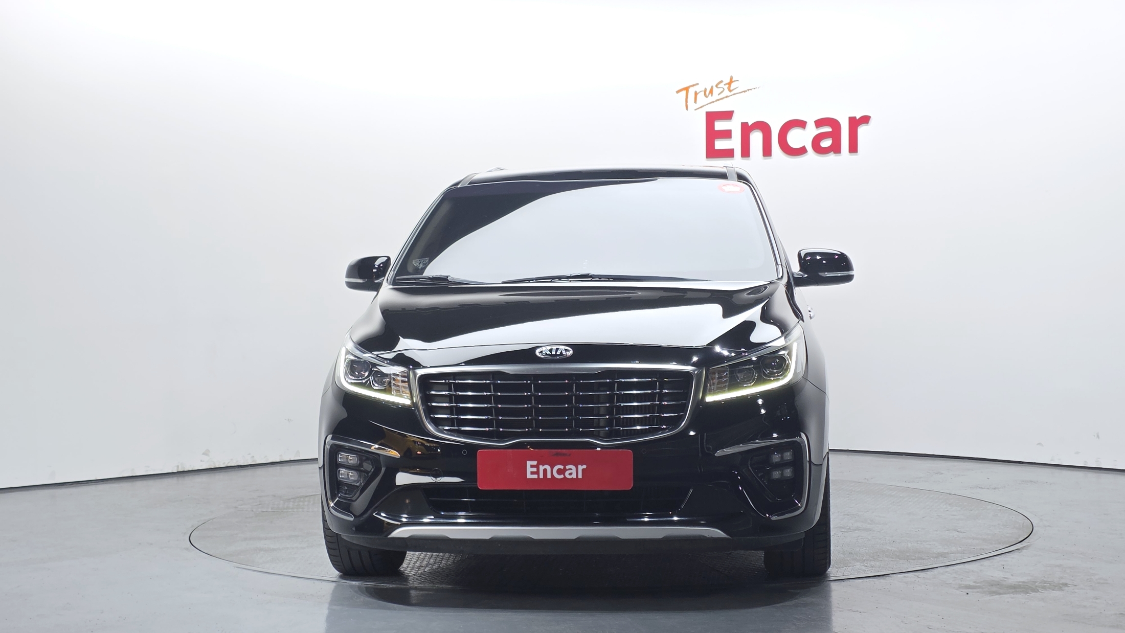 KIA CARNIVAL photo 3