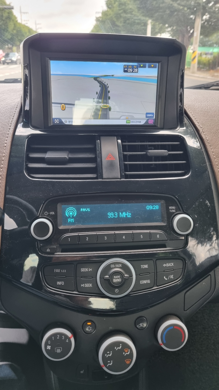 CHEVROLET SPARK photo 3