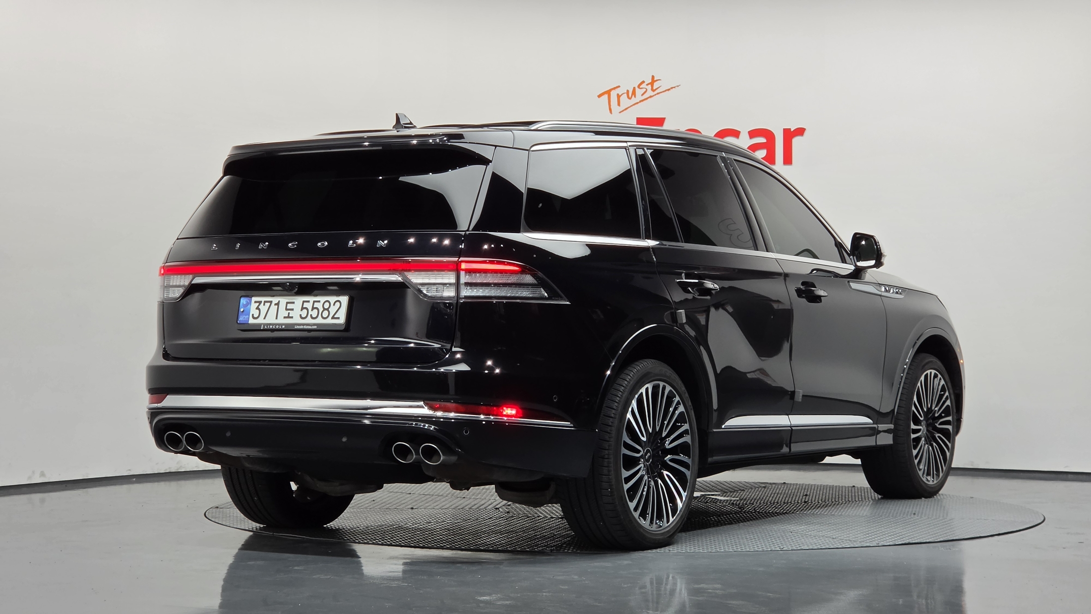 LINCOLN AVIATOR photo 2