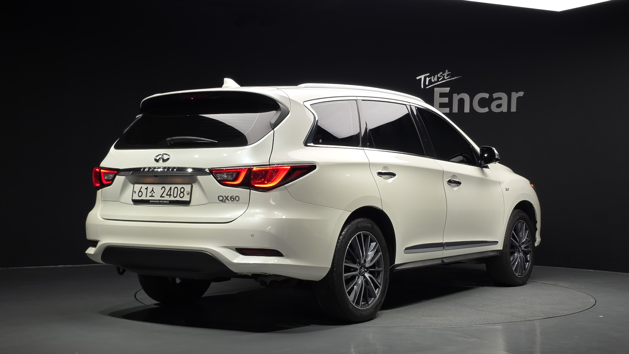 INFINITI QX60 photo 2