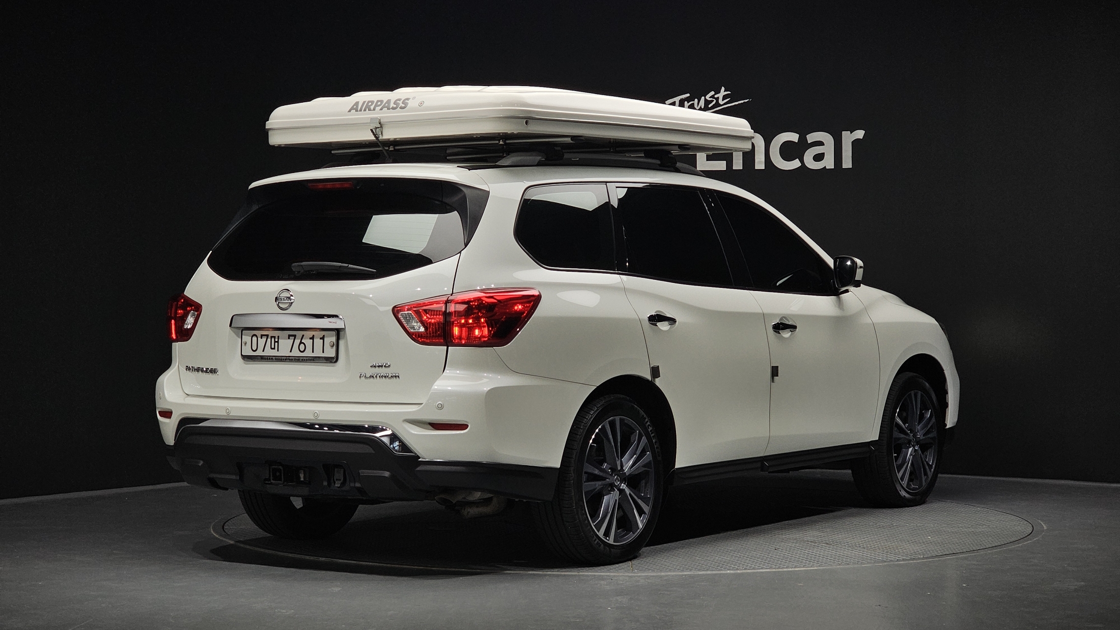 NISSAN PATHFINDER photo 2
