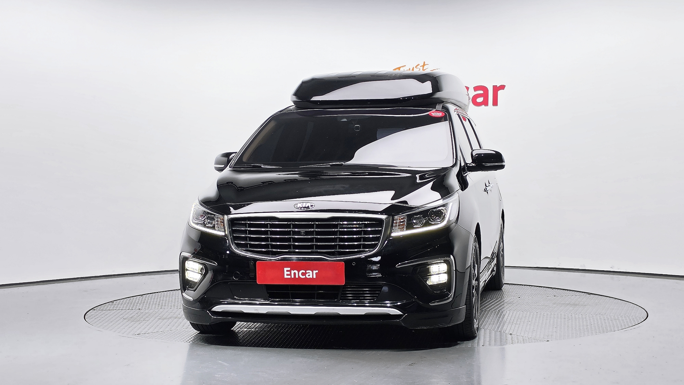 KIA CARNIVAL photo 3