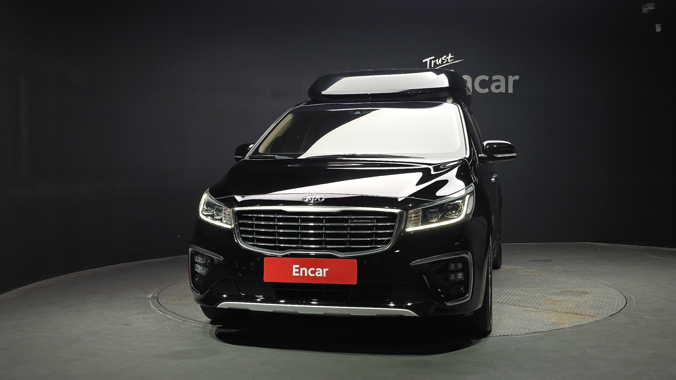 KIA CARNIVAL photo 3