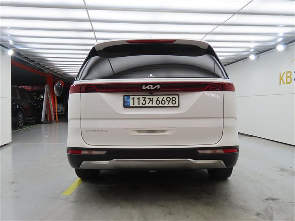 KIA CARNIVAL photo 3