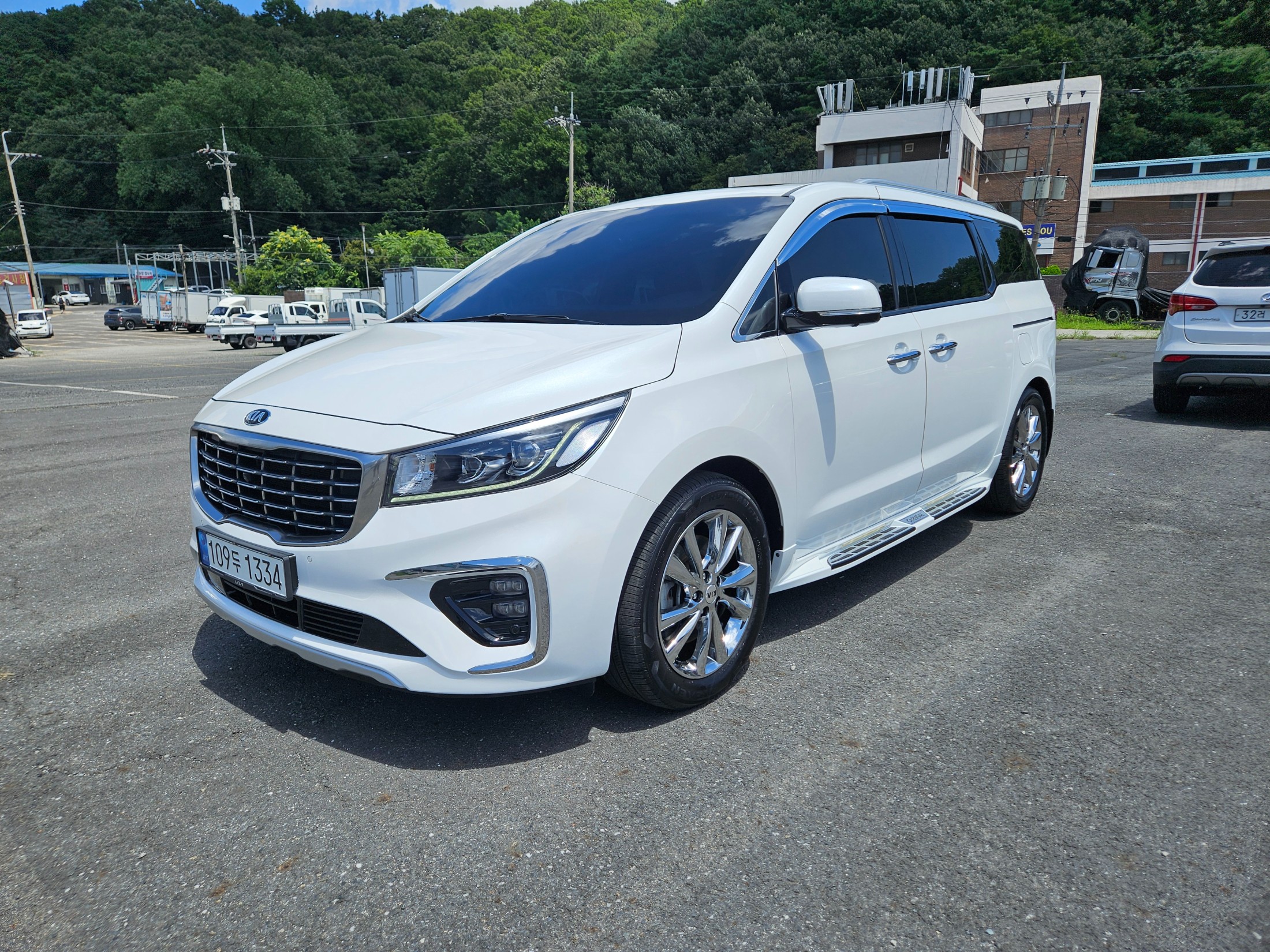 KIA CARNIVAL
