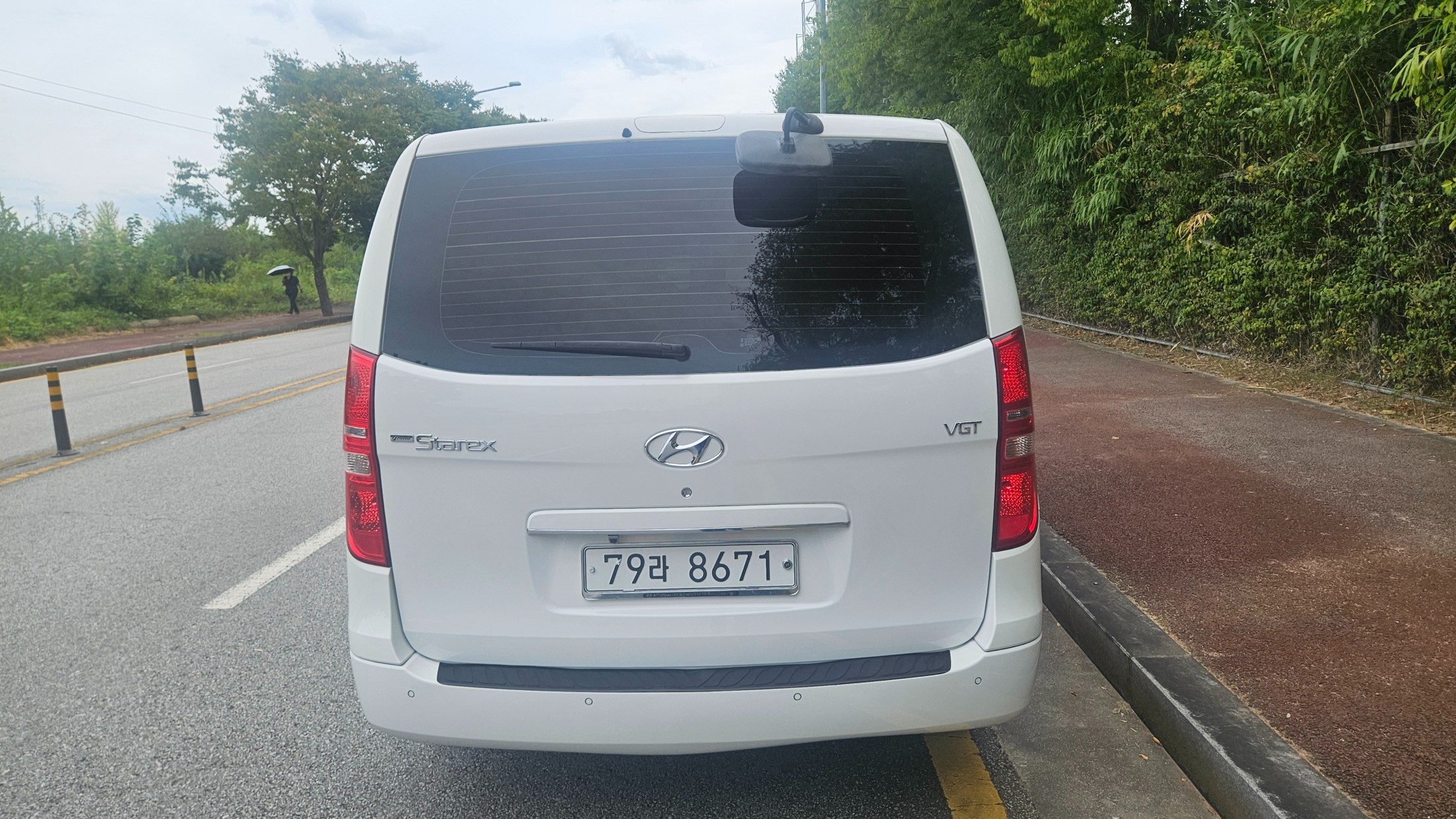 Mazda Bongo front view