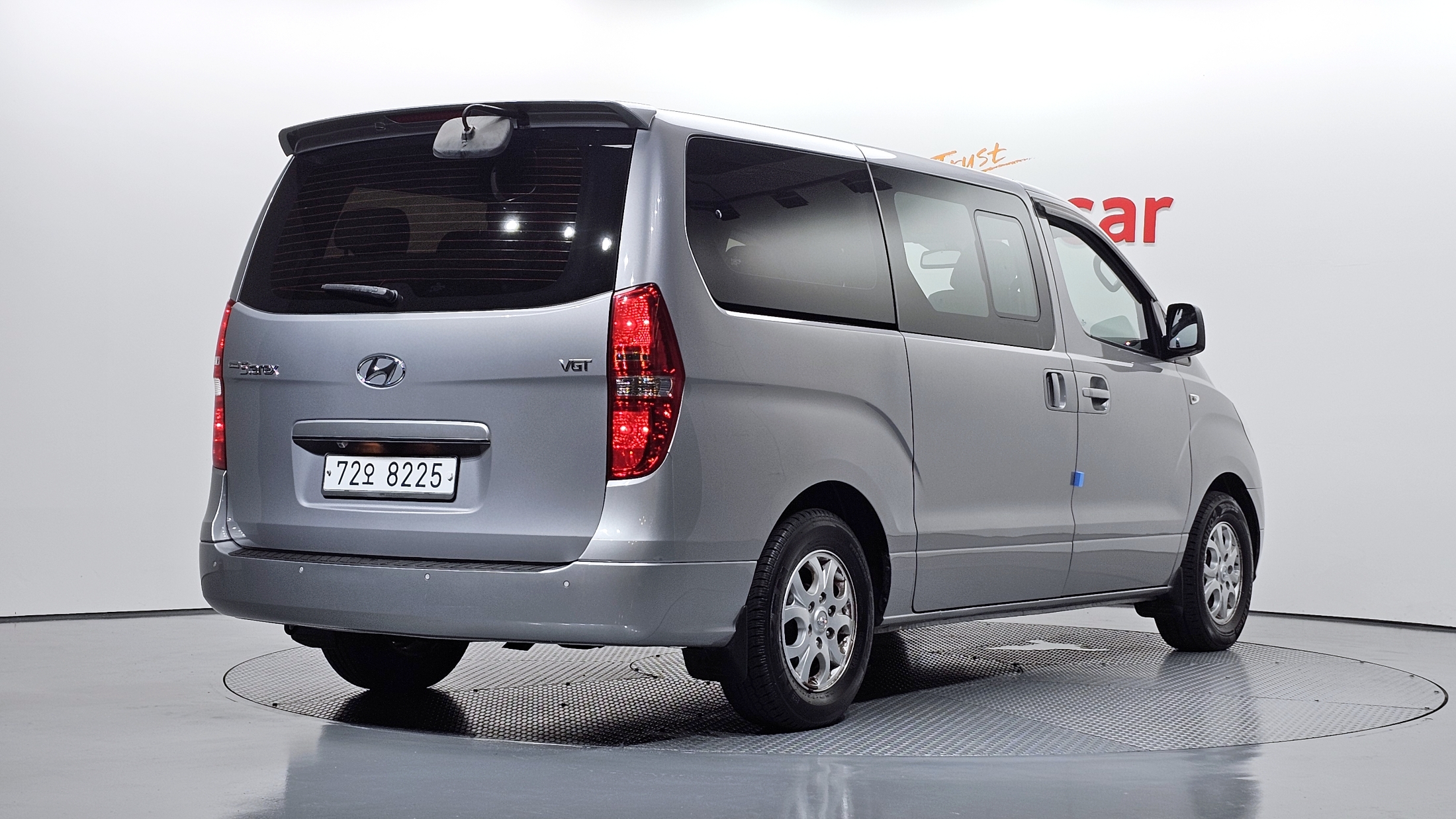 Mazda Bongo front view