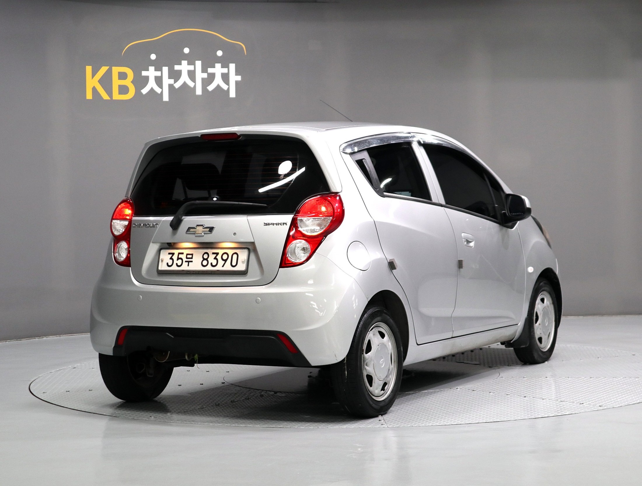 CHEVROLET SPARK photo 3
