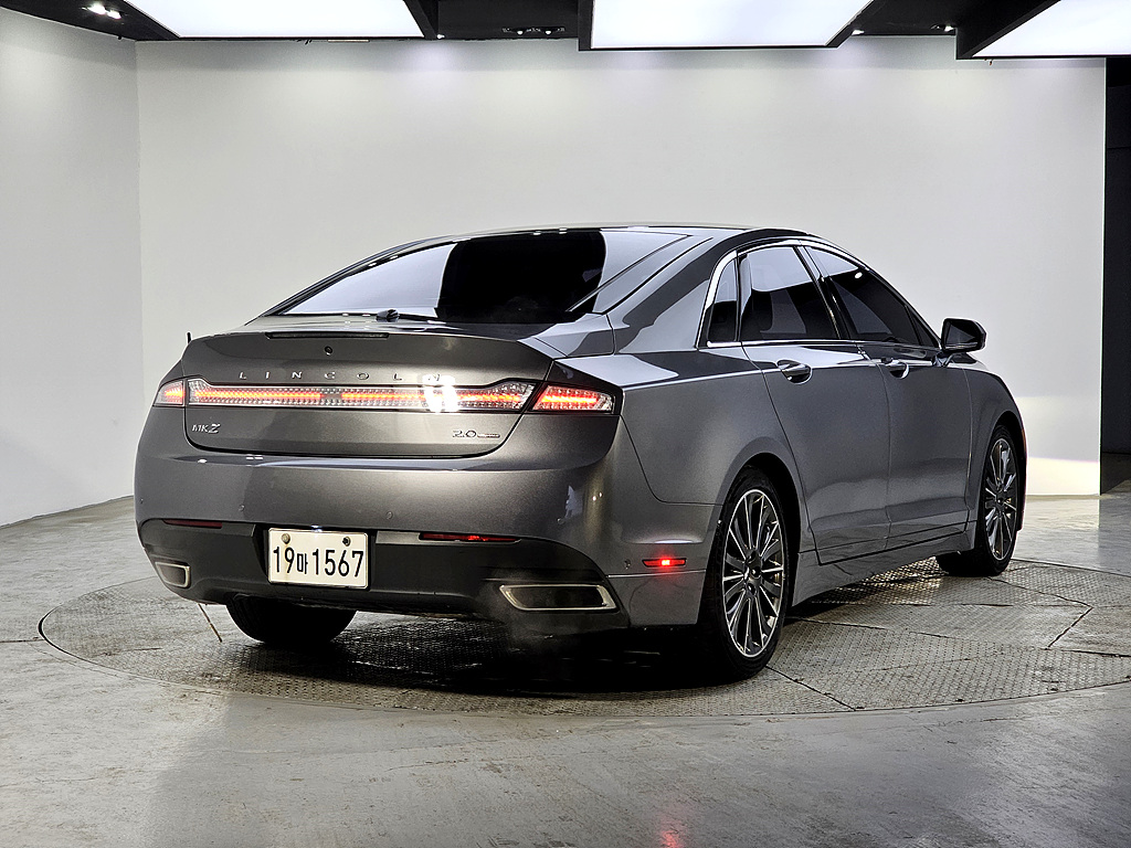 LINCOLN MKZ photo 2