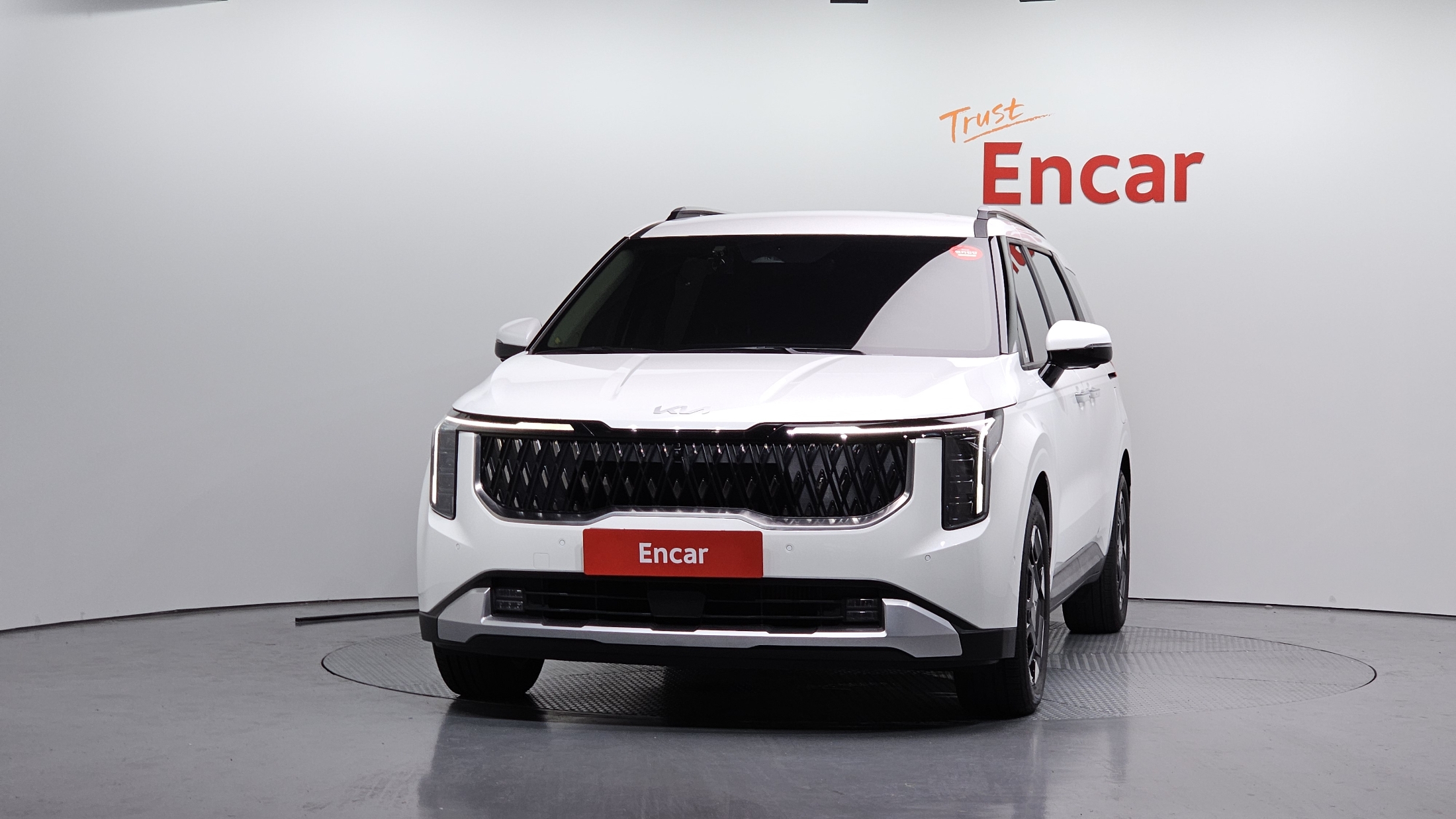 KIA CARNIVAL photo 3