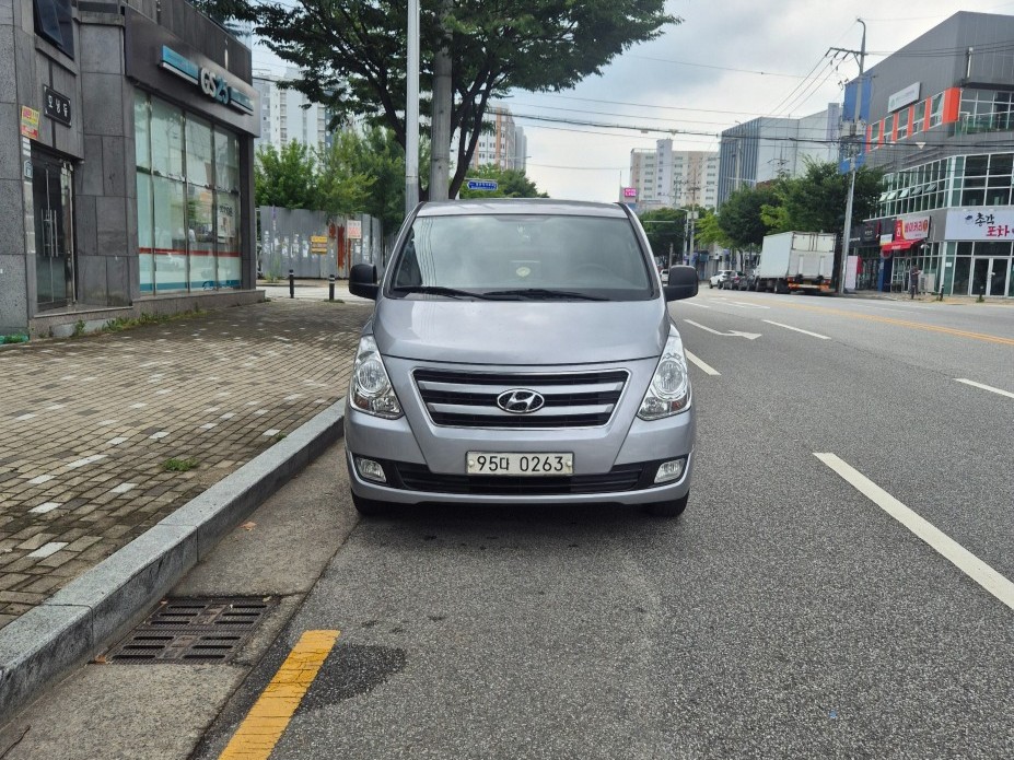 2011 Mazda Bongo Van