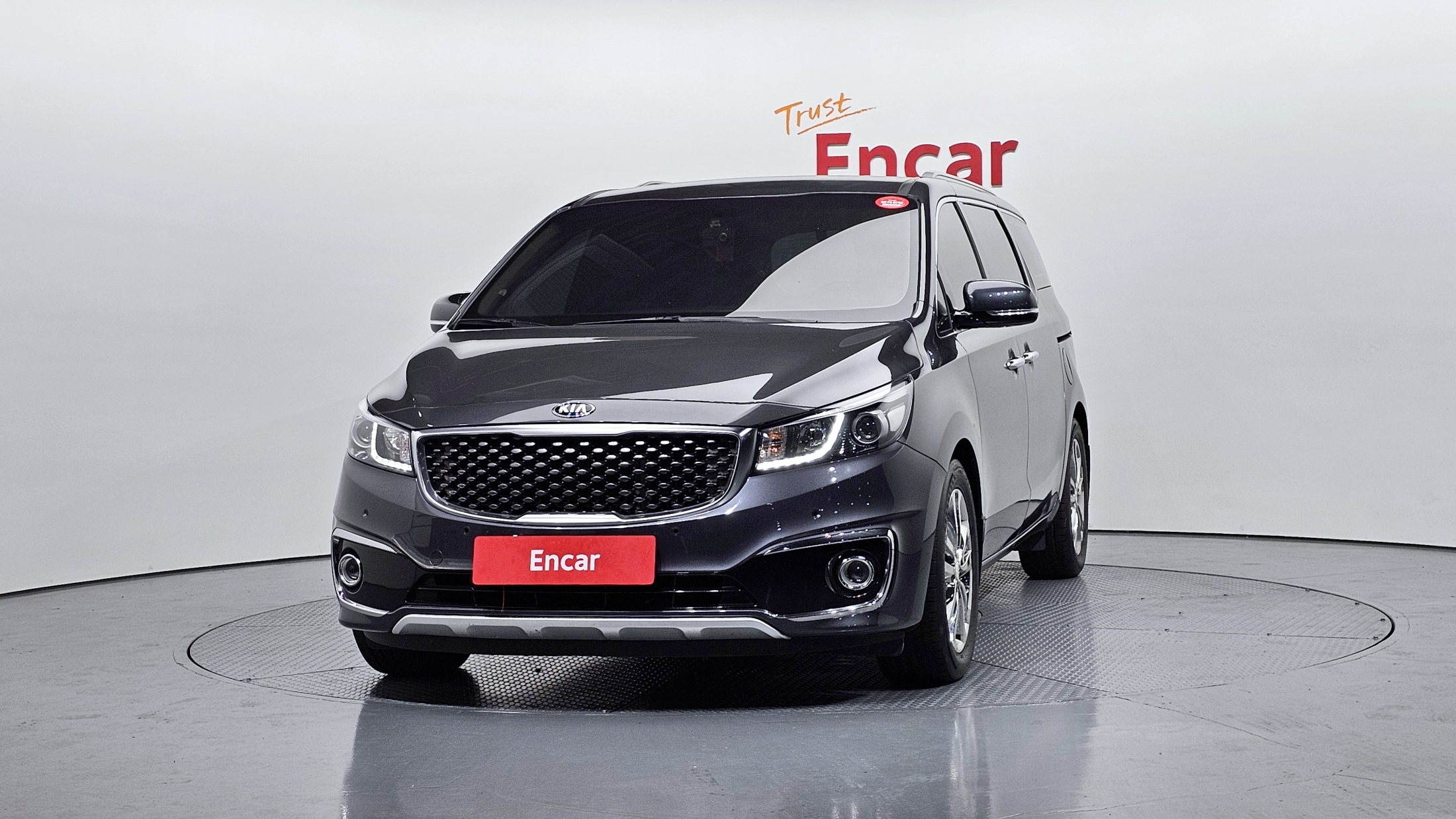 KIA CARNIVAL photo 3