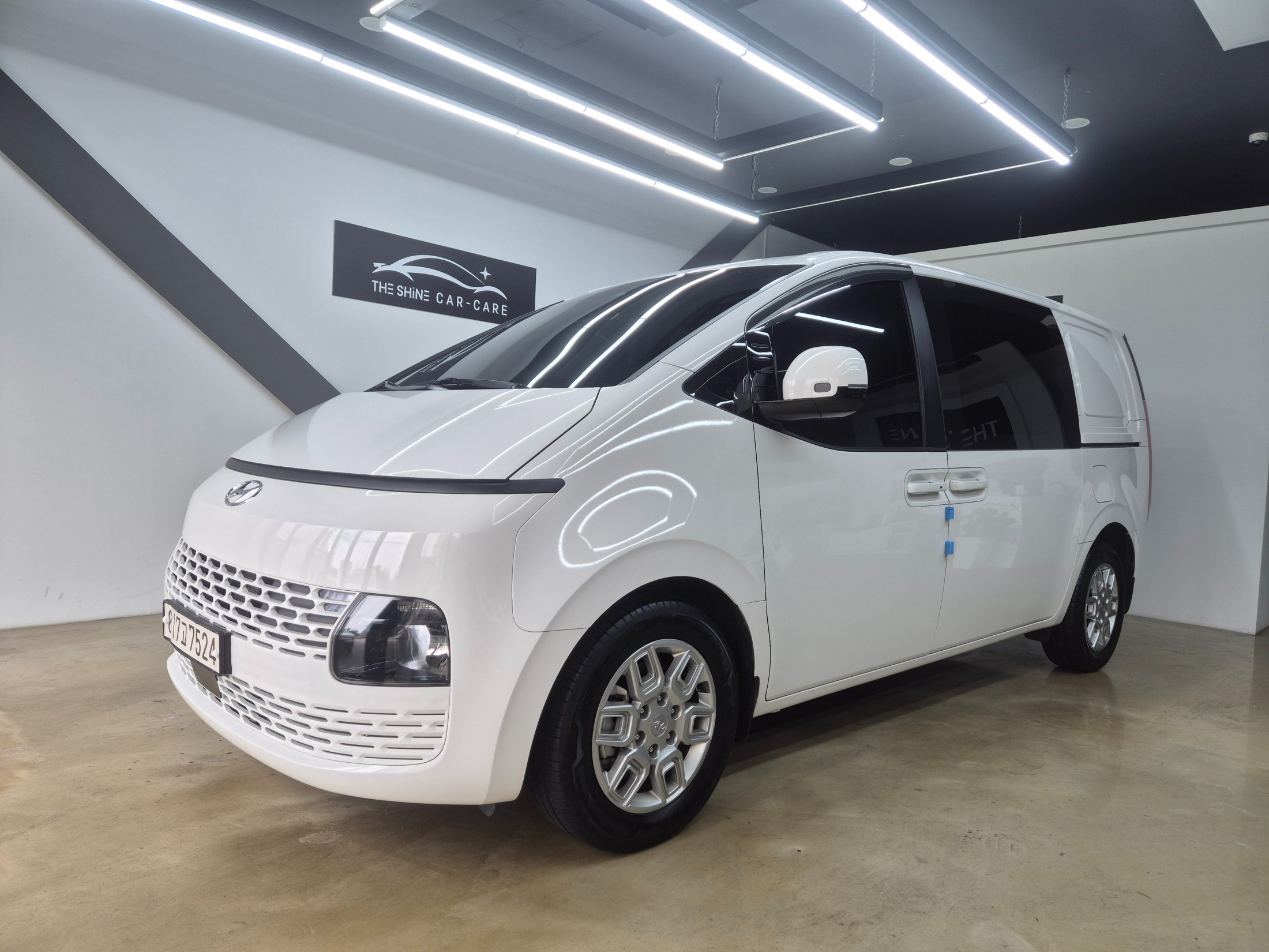 2011 Mazda Bongo Van
