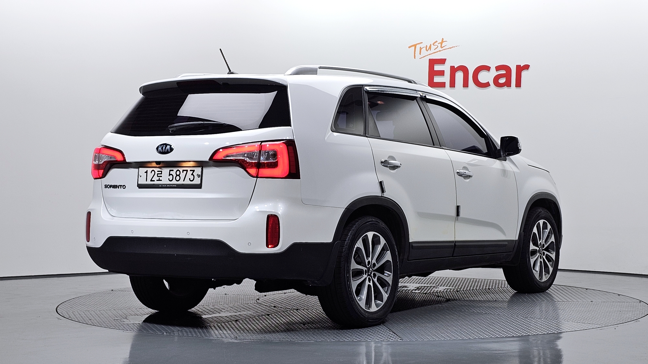 KIA SORENTO photo 2