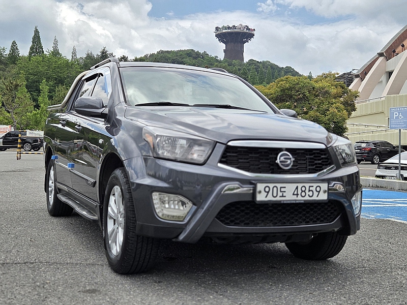 SSANGYONG KORANDO photo 3