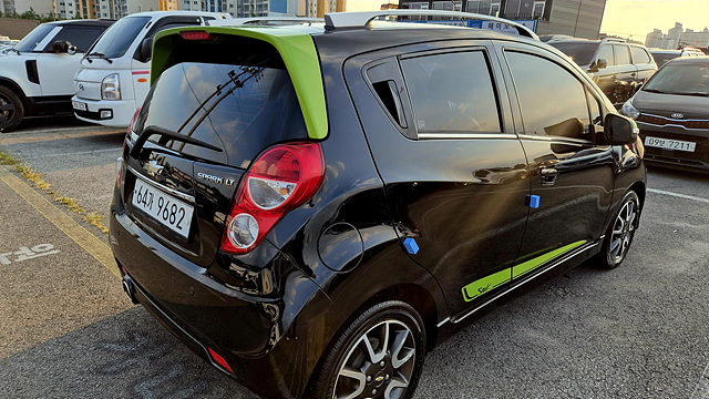 CHEVROLET SPARK photo 2