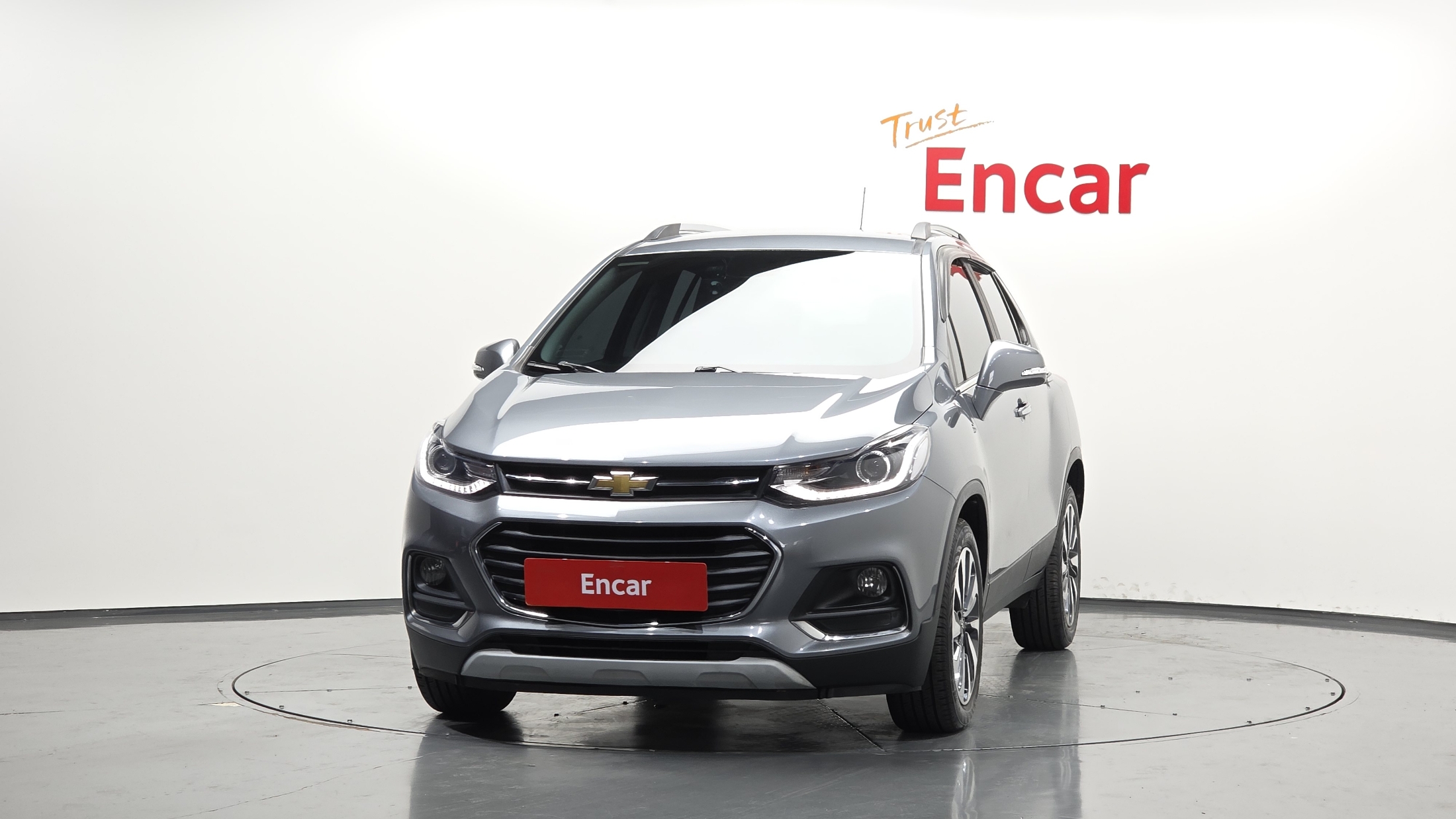 CHEVROLET TRAX photo 3