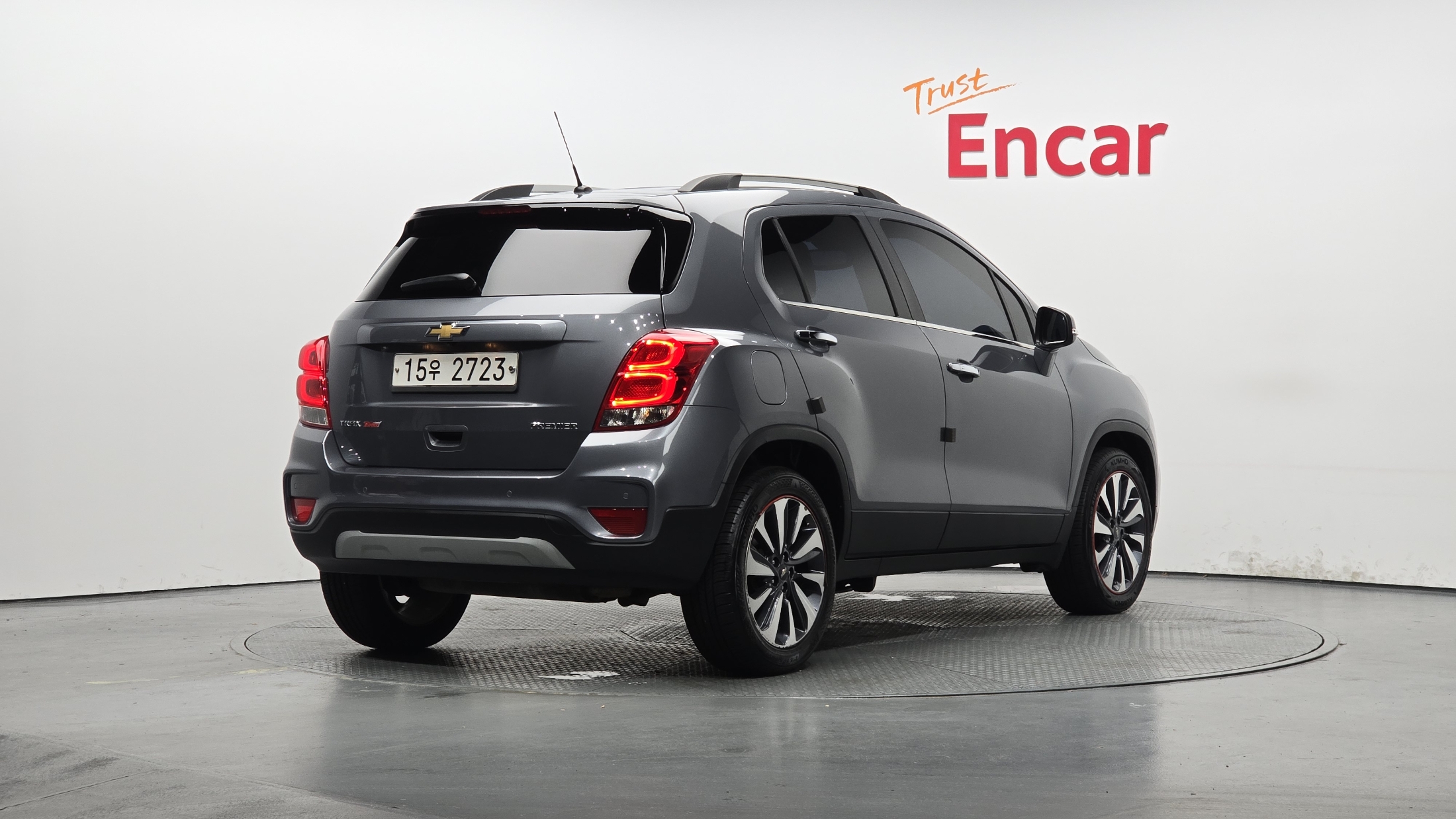 CHEVROLET TRAX photo 2