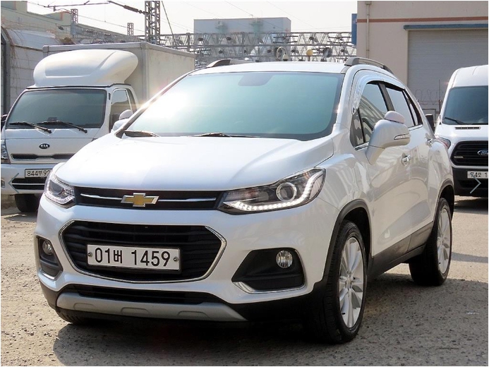 CHEVROLET TRAX photo 2