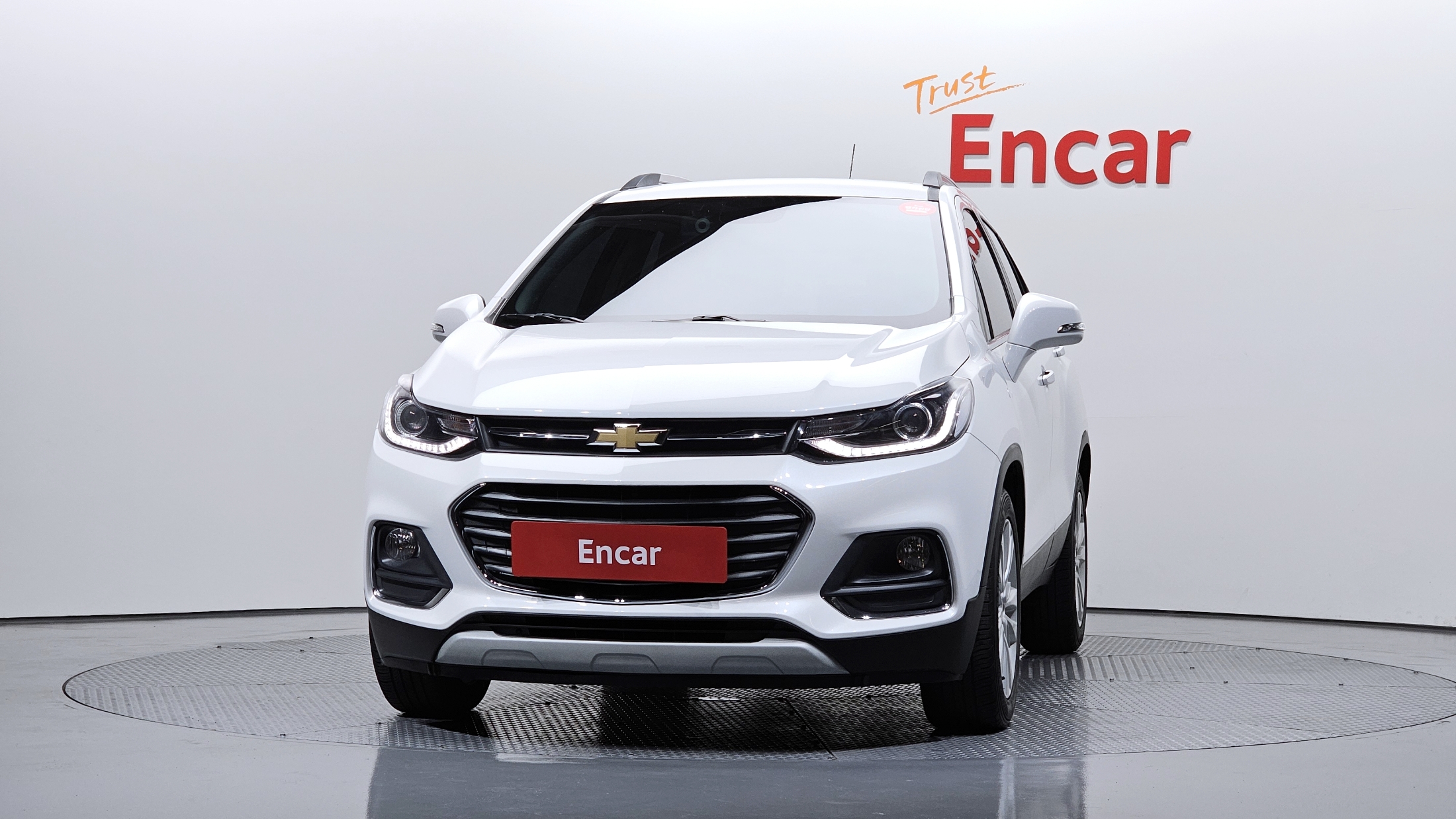 CHEVROLET TRAX photo 3