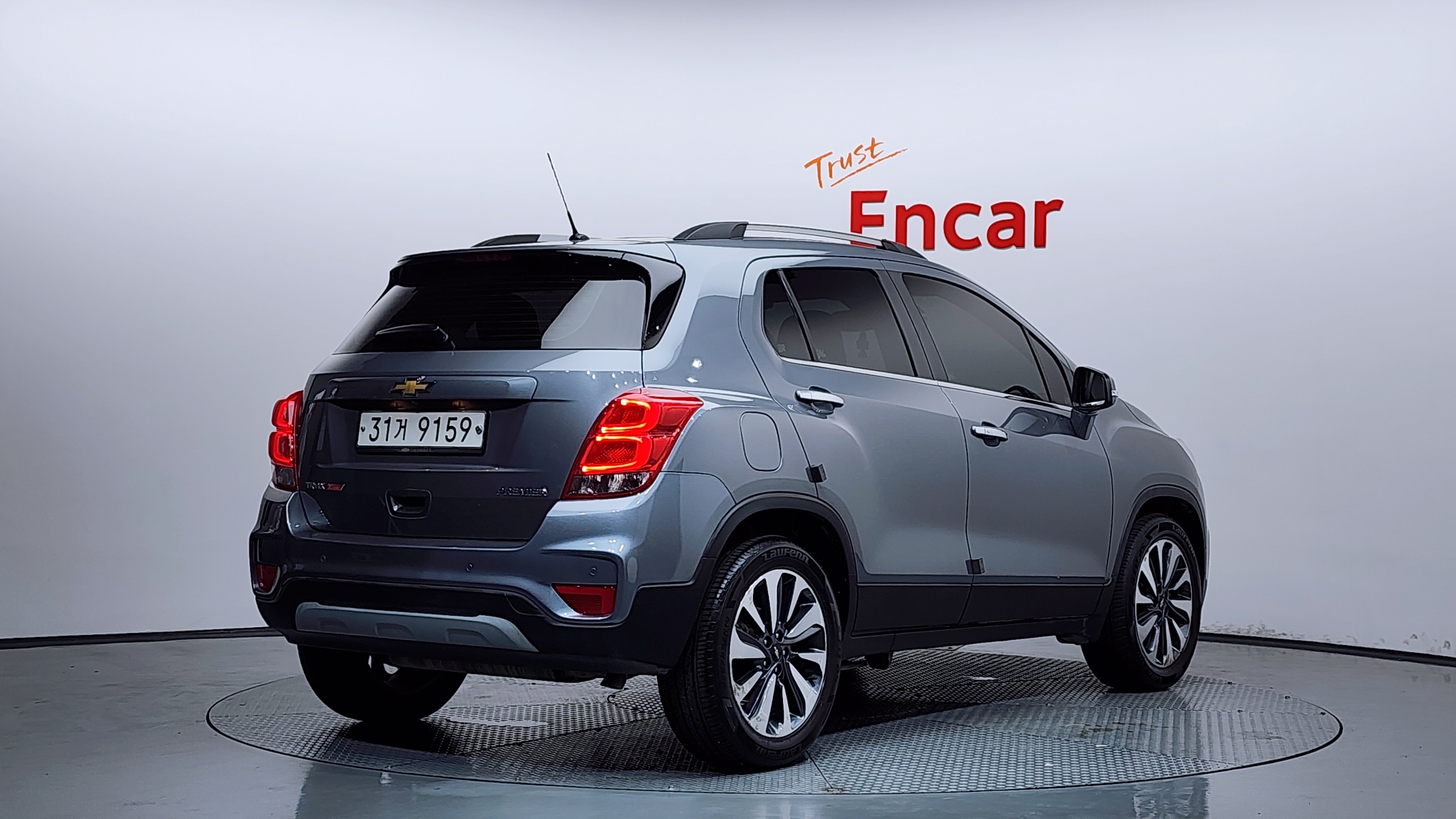CHEVROLET TRAX photo 2