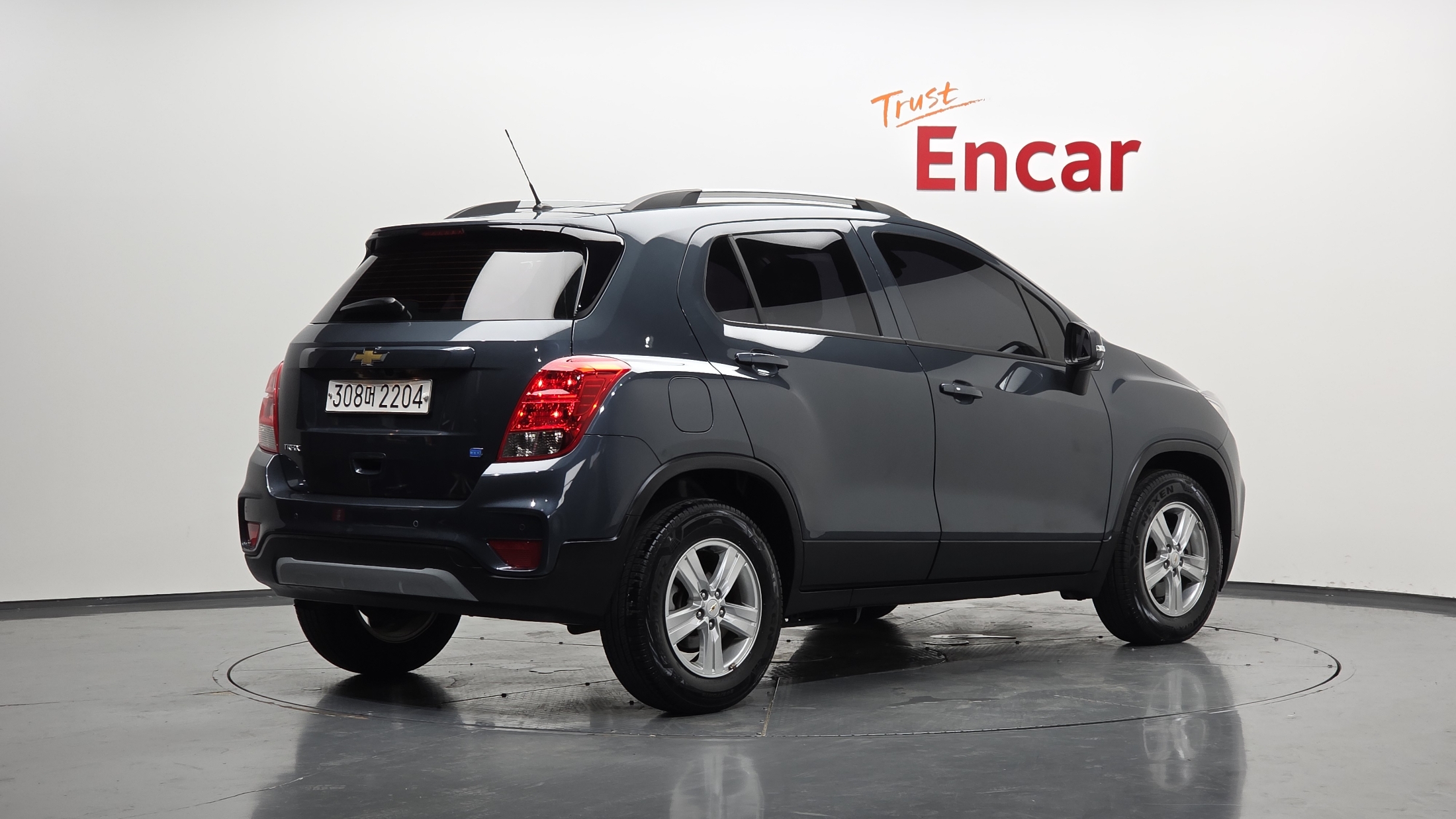 CHEVROLET TRAX photo 2