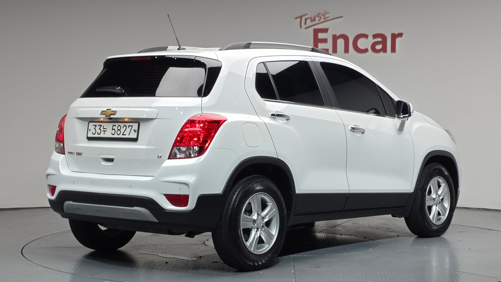 CHEVROLET TRAX photo 2